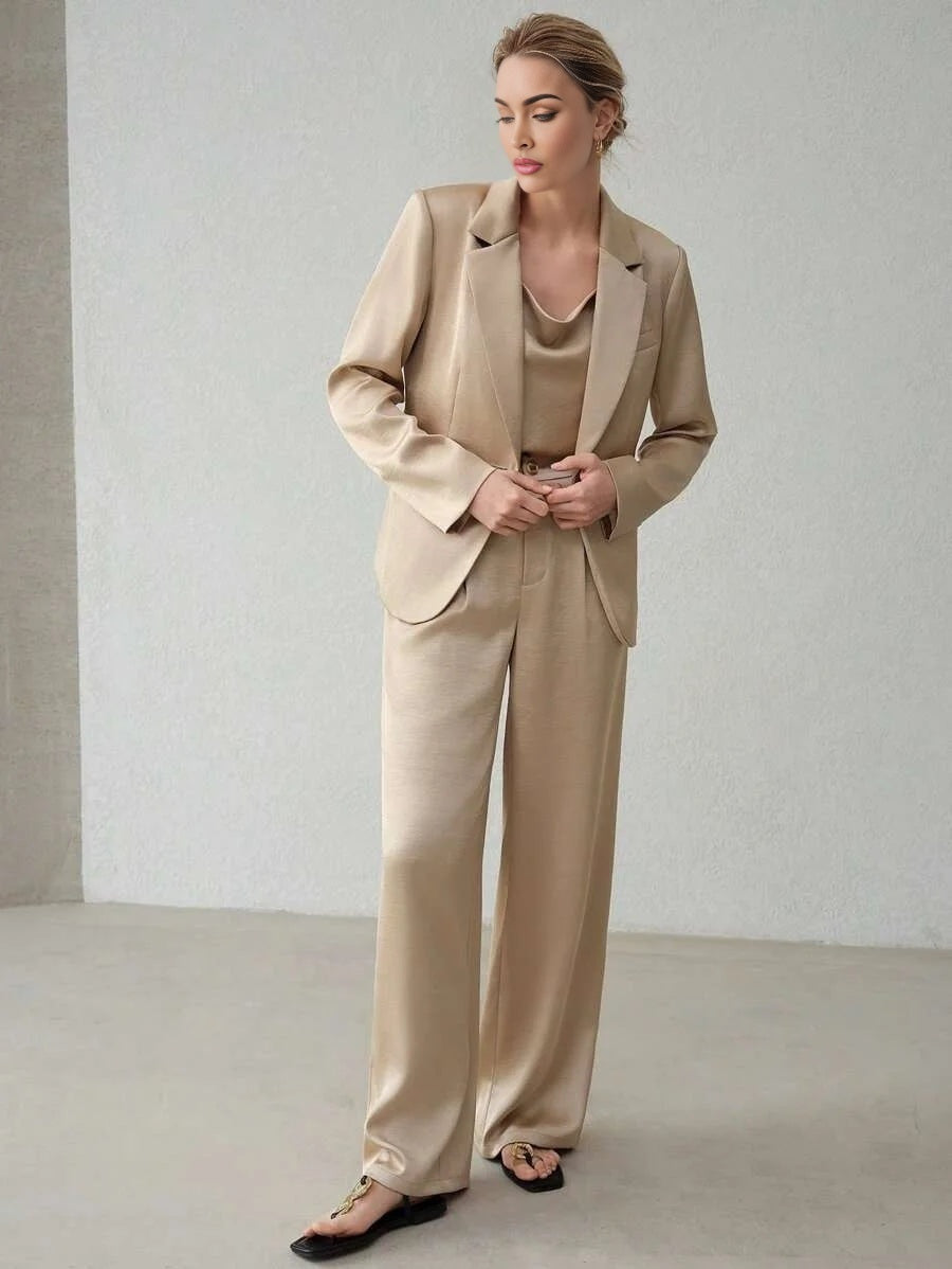 PREMIUM SINGLE BUTTON POCKET BLAZERBUSINESS CASUAL WOMAN