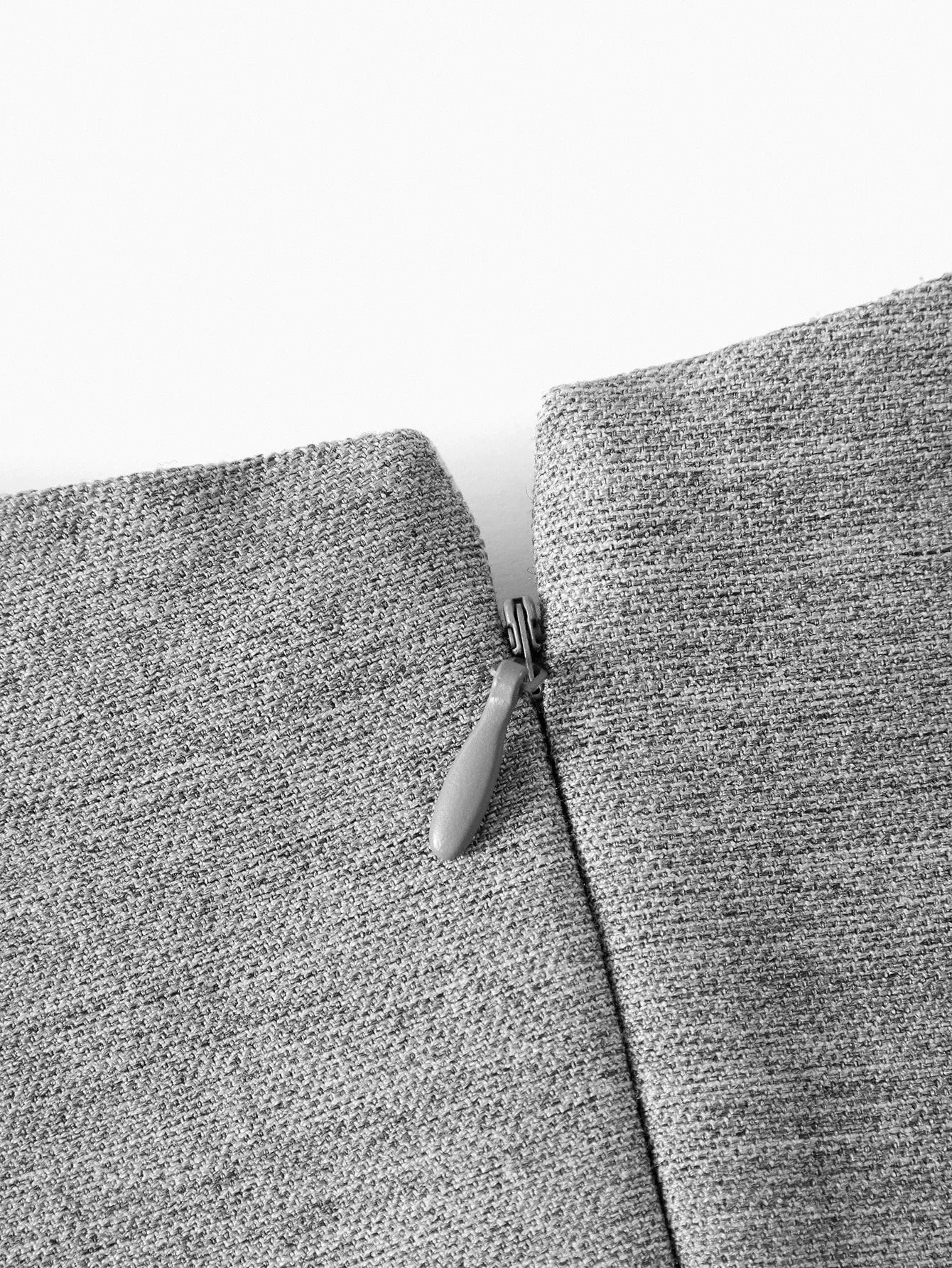 PREMIUM SOLID BELL SLEEVE SLIM WAIST SHORT DRESS