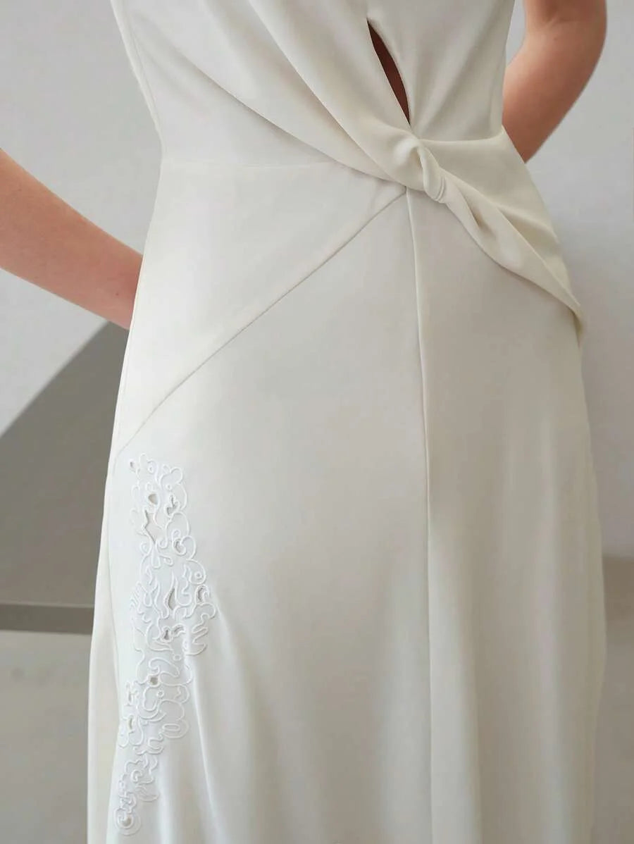 PREMIUM TWIST CUT OUT DRESS