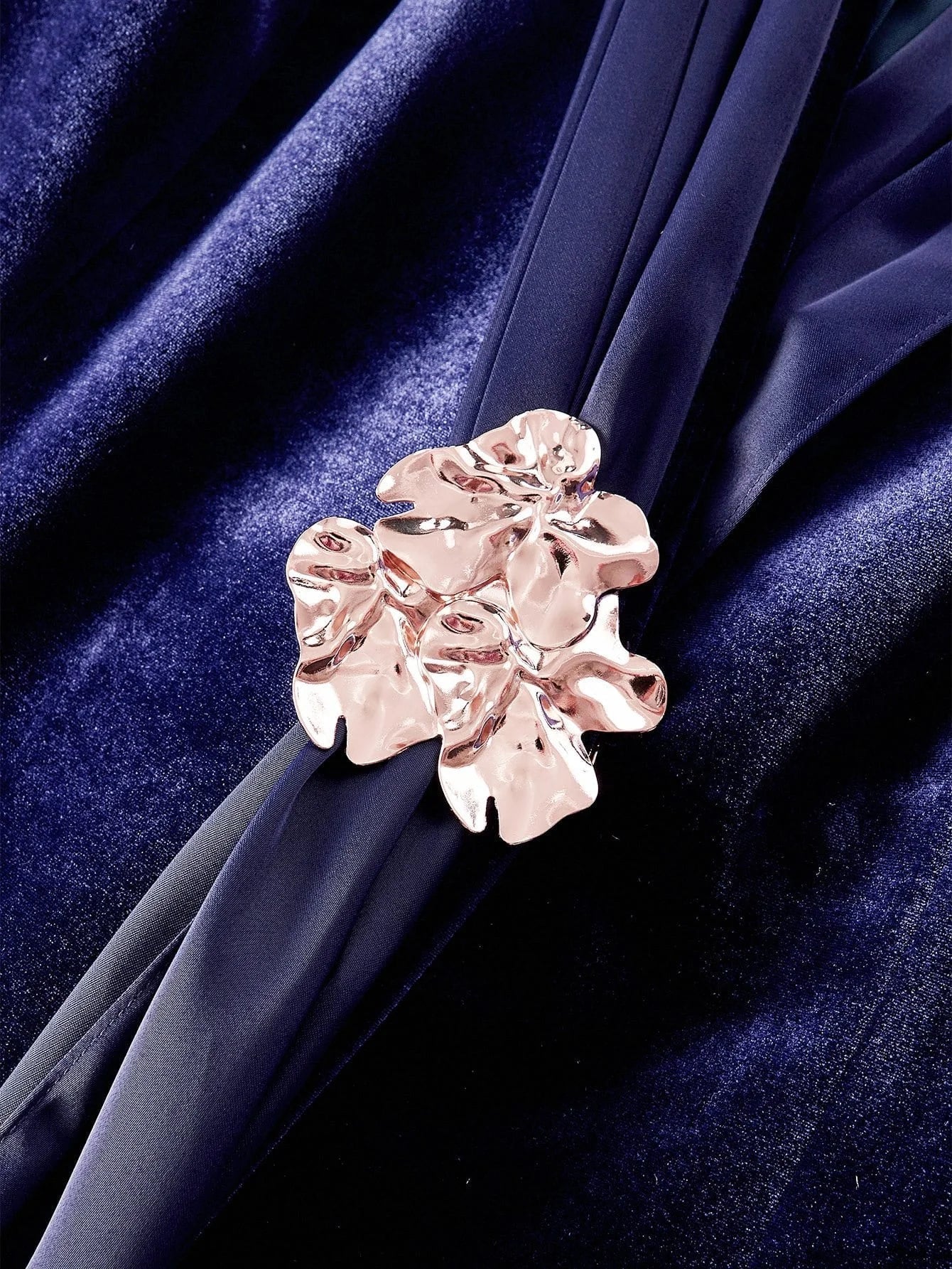 PREMIUM VELVET WRAP METAL DECOR BLAZER