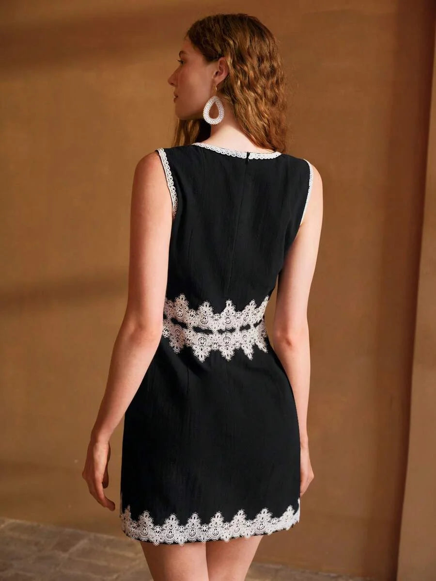 PREMIUM VNECK CONTRAST LACE DETAIL MINI DRESS