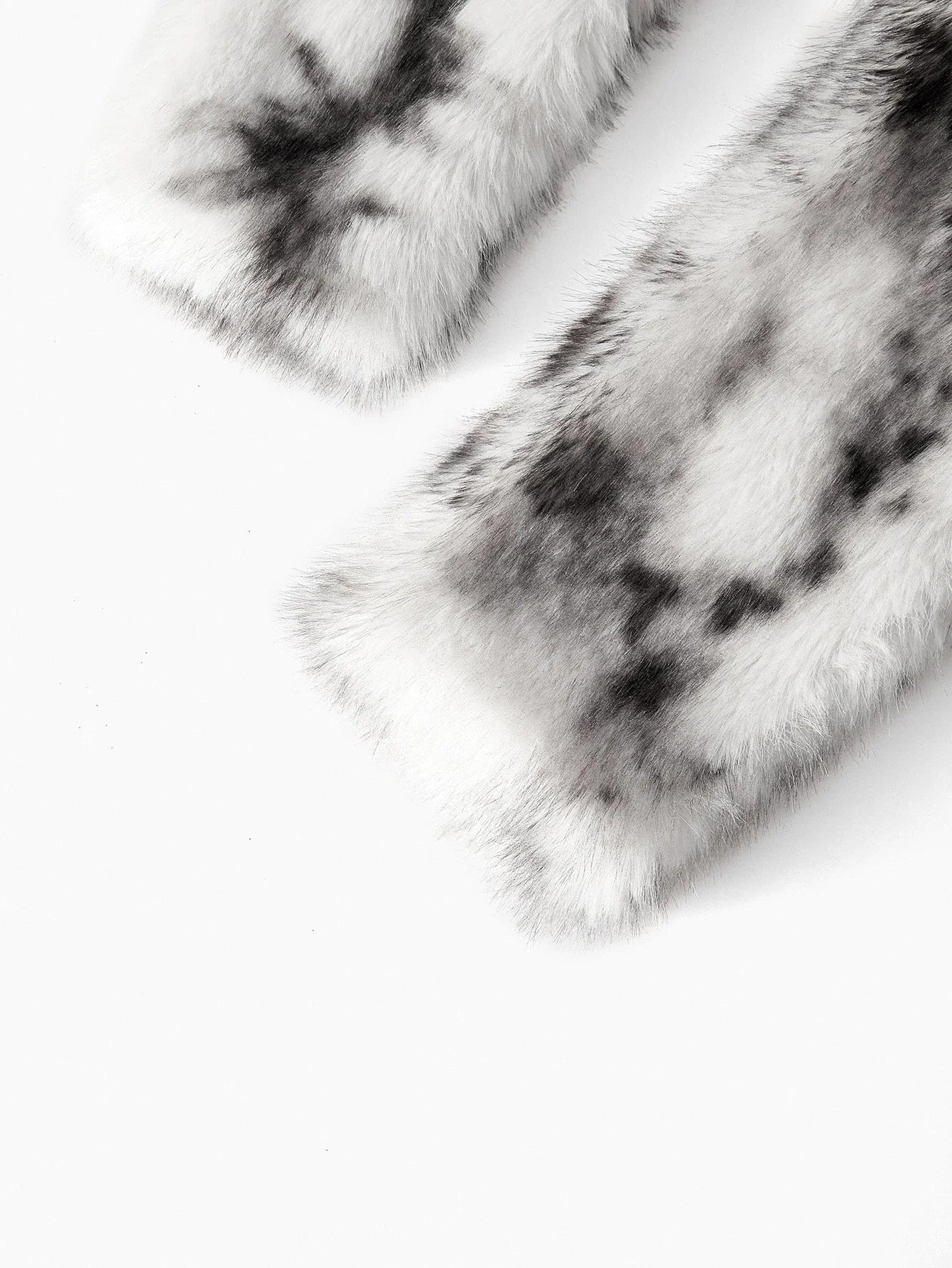 PREMIUM WARM LAPEL COLLAR LONG FAUX FUR COAT SUITABLE FOR AUTUMNWINTER PARTY