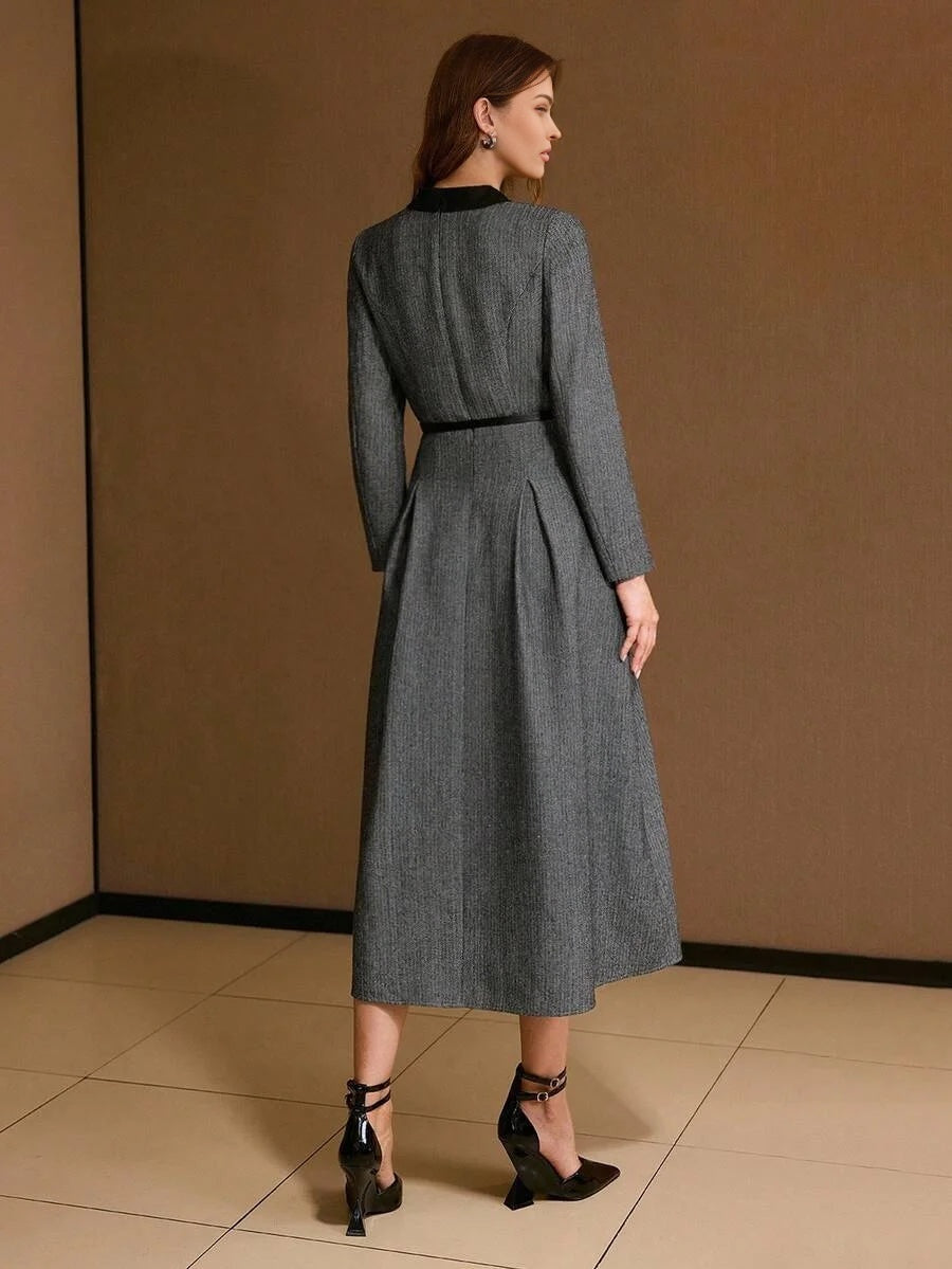 PREMIUM WOMENS CONTRAST COLLAR FOLD PLEATED DRESS