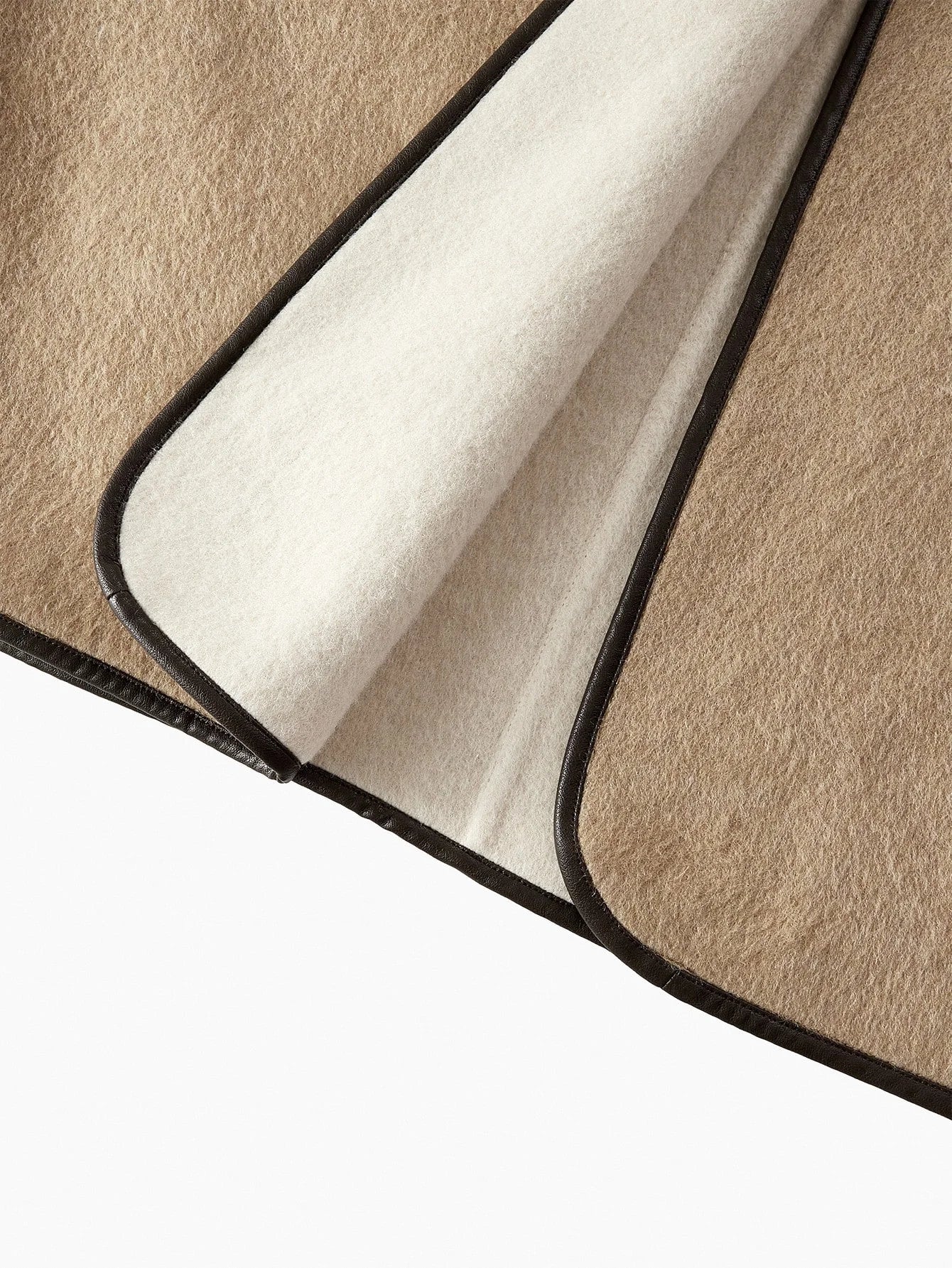 PREMIUM WOOL CONTRAST TRIM OVERCOAT