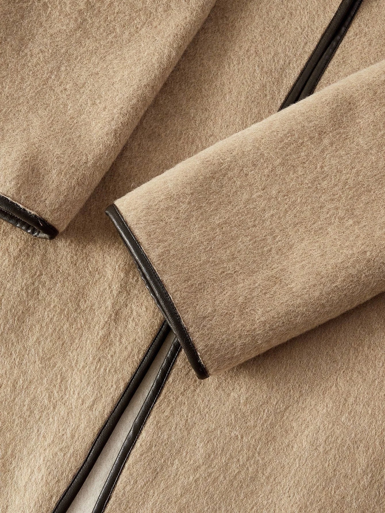 PREMIUM WOOL CONTRAST TRIM OVERCOAT