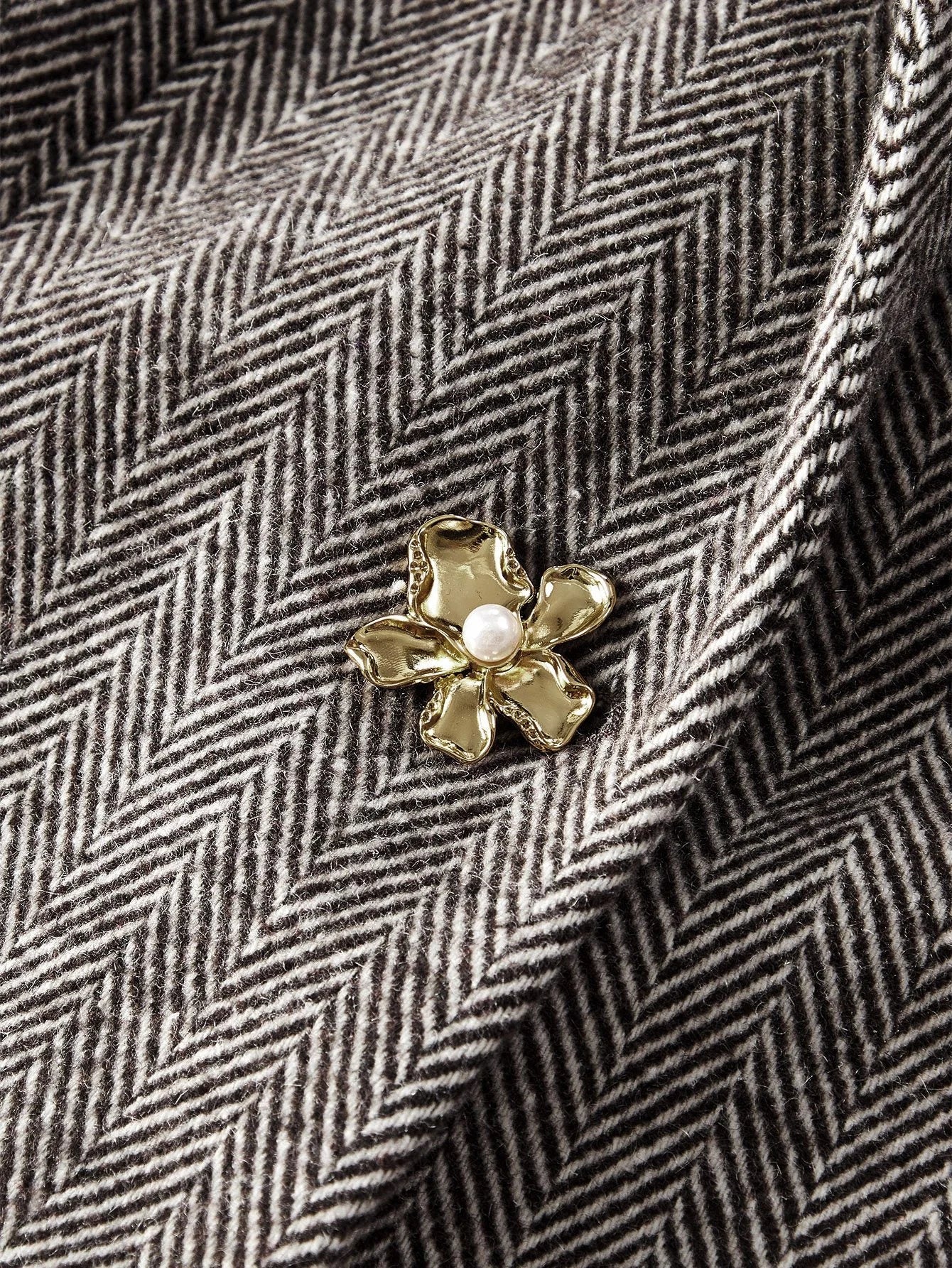 PREMIUM WOOL HERRINGBONE PATTERN LAPEL COLLAR METAL FLORAL PLACKET BLAZER