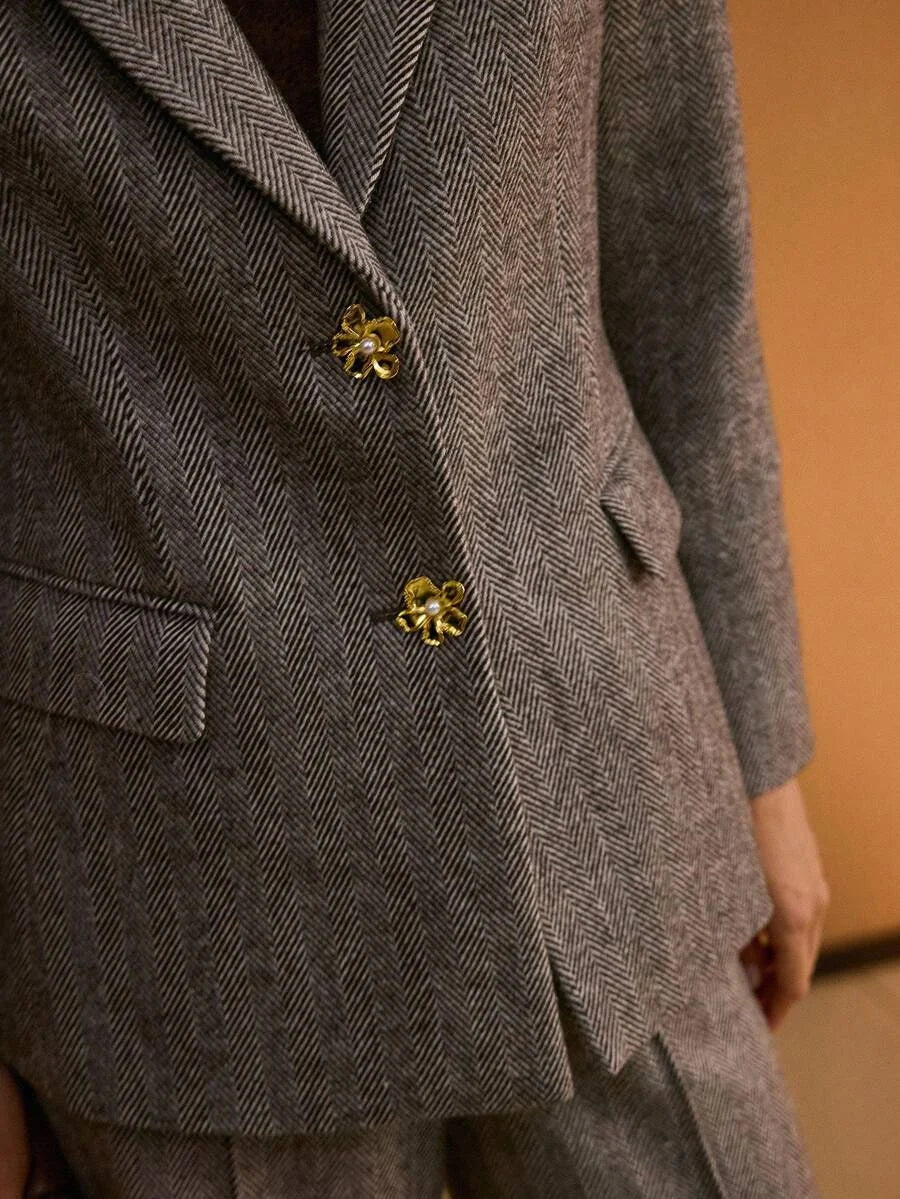 PREMIUM WOOL HERRINGBONE PATTERN LAPEL COLLAR METAL FLORAL PLACKET BLAZER