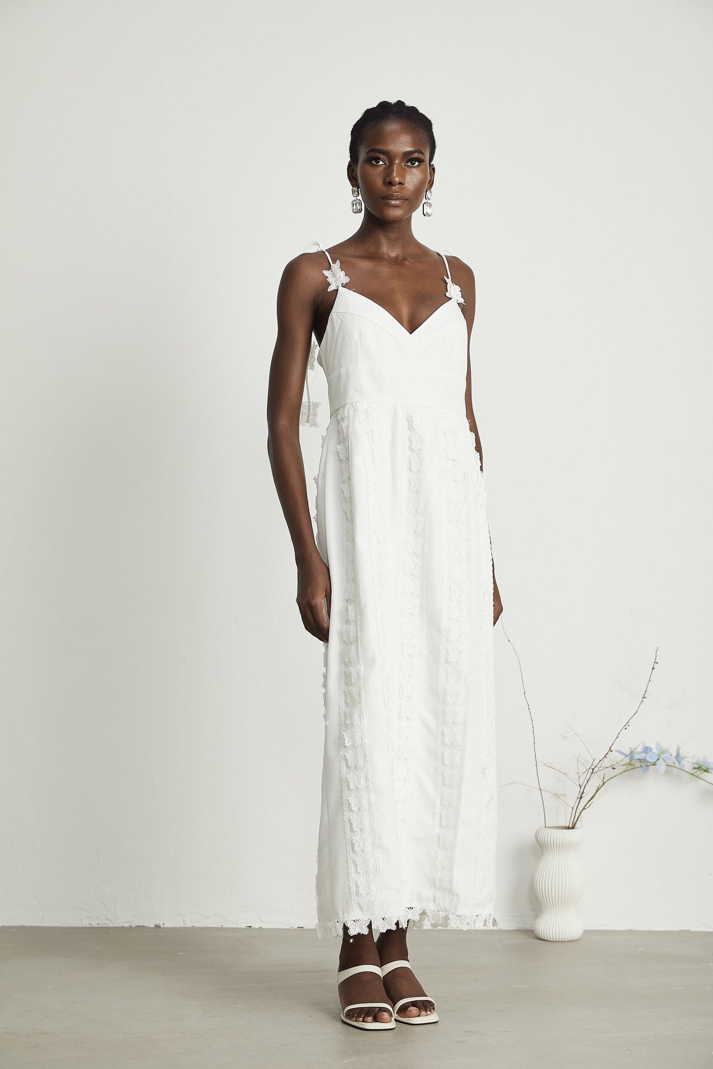 Renée lacebutterfly embroidered midi dress