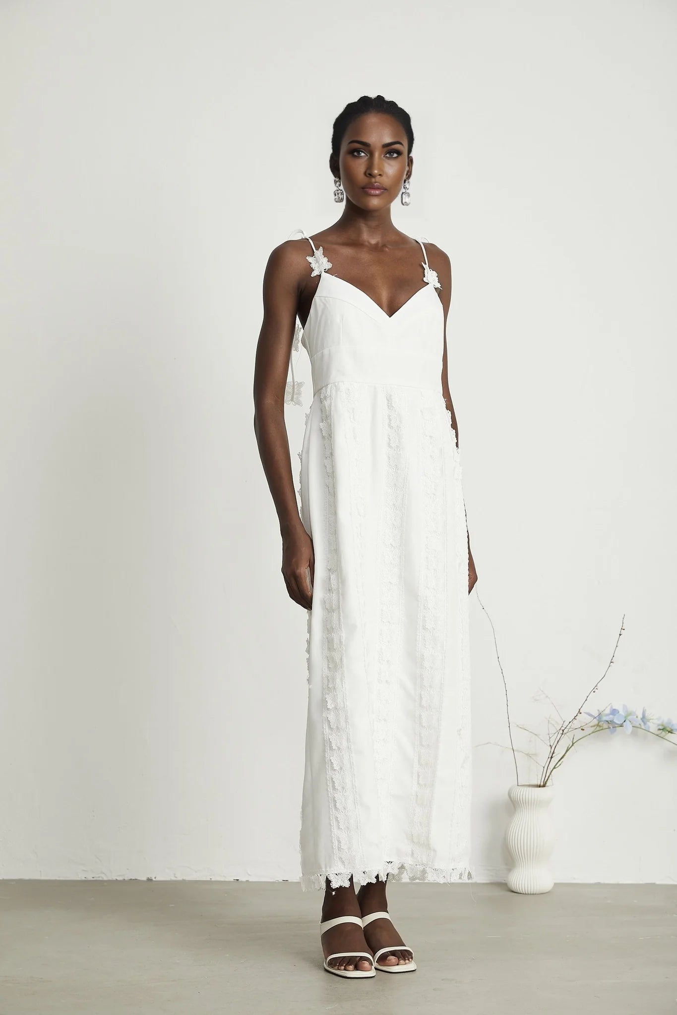 Renée lacebutterfly embroidered midi dress
