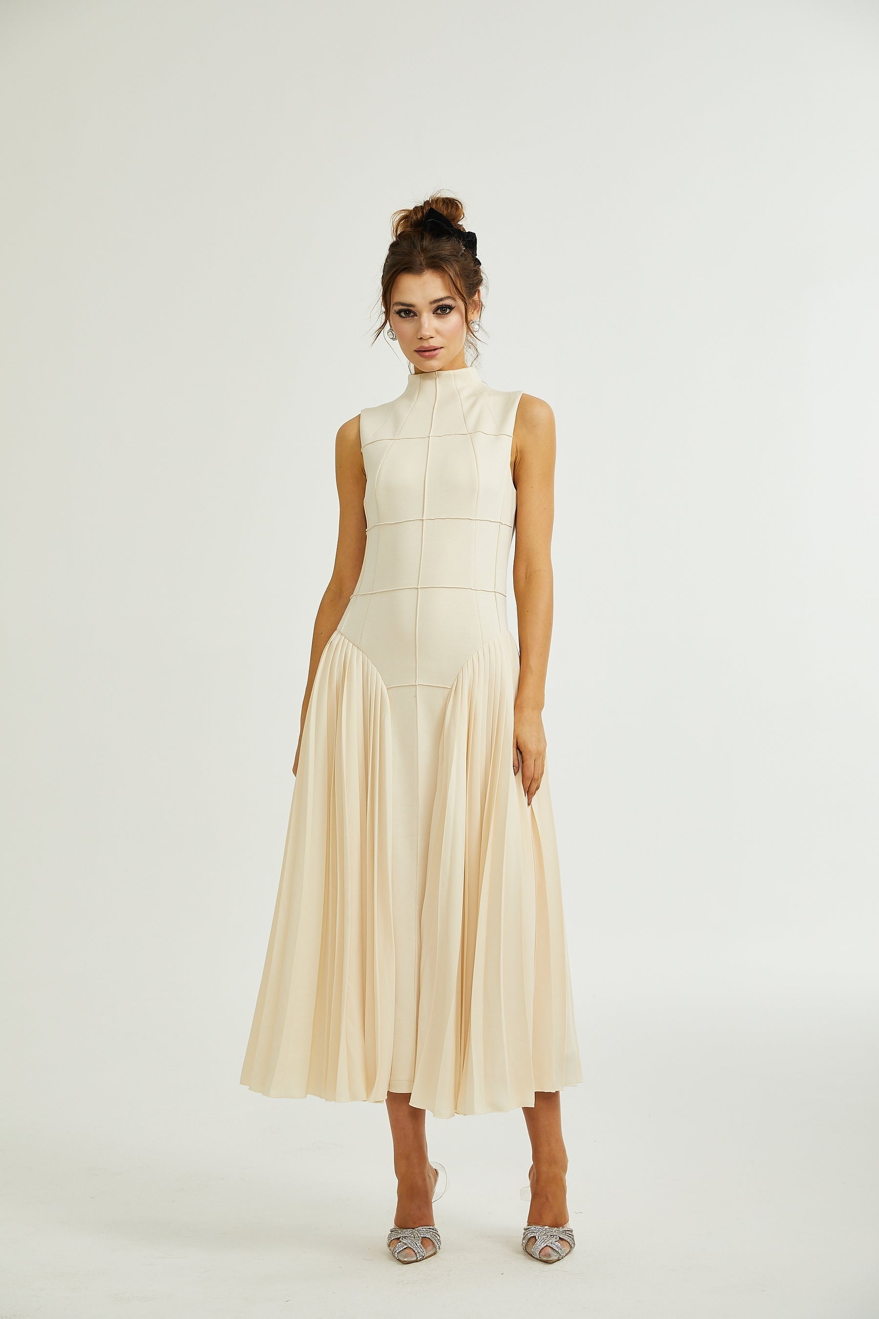 Safiya sleeveless pleated dress