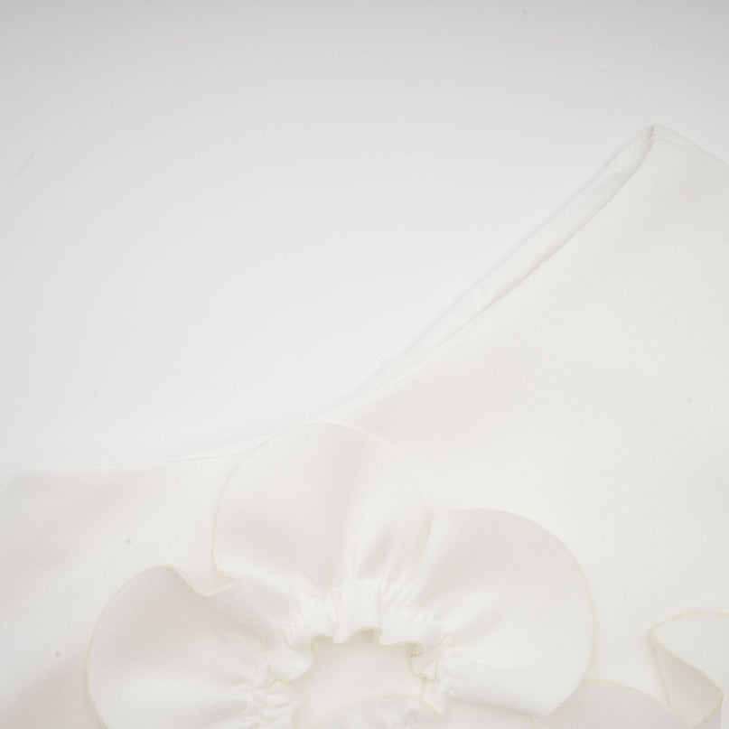 Sleeveless white maxi dress with bow and artificial flower decoration named Magali