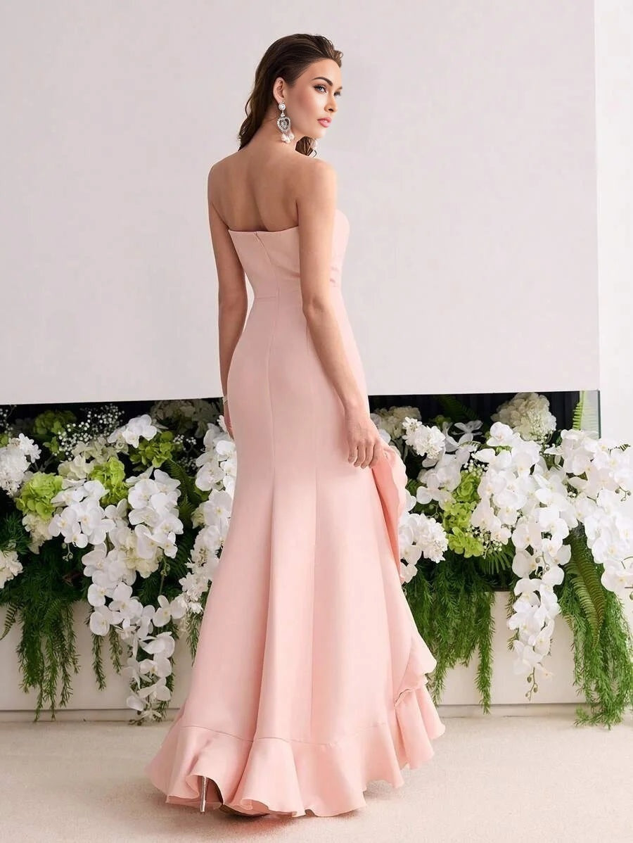 Soiréza 3D FLORAL TUBE COCKTAIL DRESS