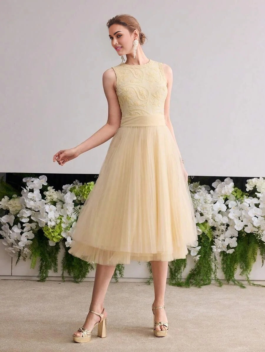 Soiréza APPLIQUES CONTRAST MESH COCKTAIL DRESS