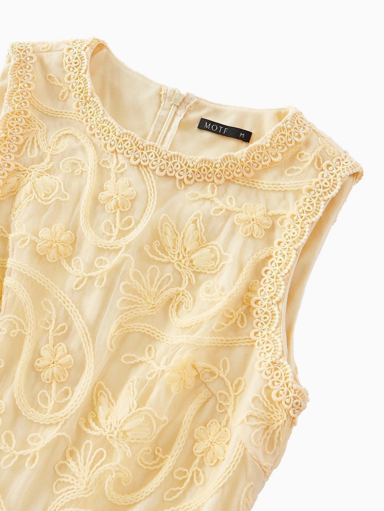 Soiréza APPLIQUES CONTRAST MESH COCKTAIL DRESS