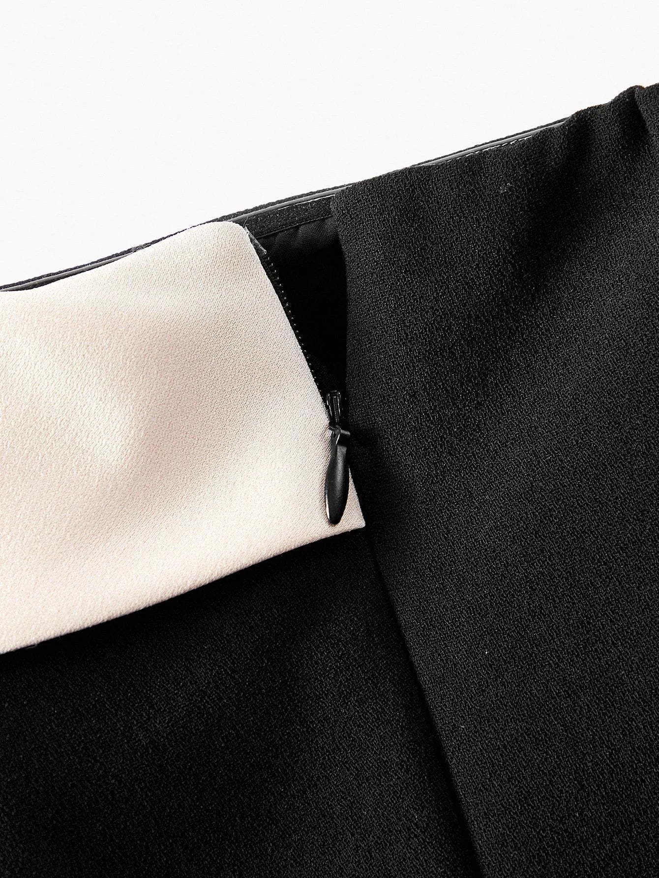 Soiréza COLORBLOCK TWIST COCKTAIL DRESS