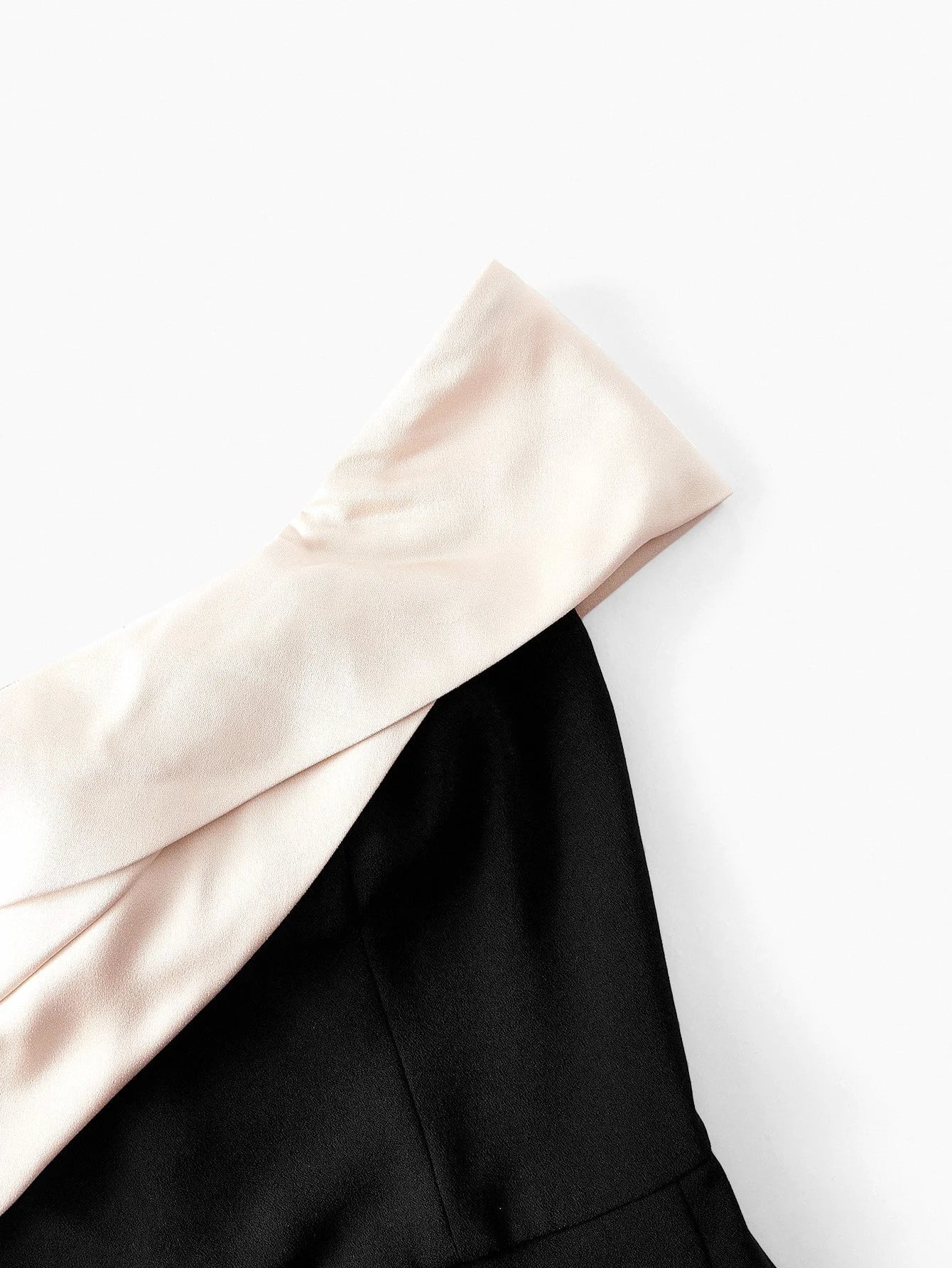 Soiréza COLORBLOCK TWIST COCKTAIL DRESS