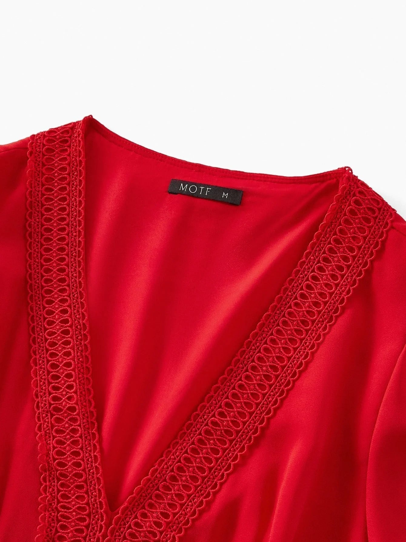 Soiréza CONTRAST GUIPURE LACE LANTERN SLEEVE DRESS