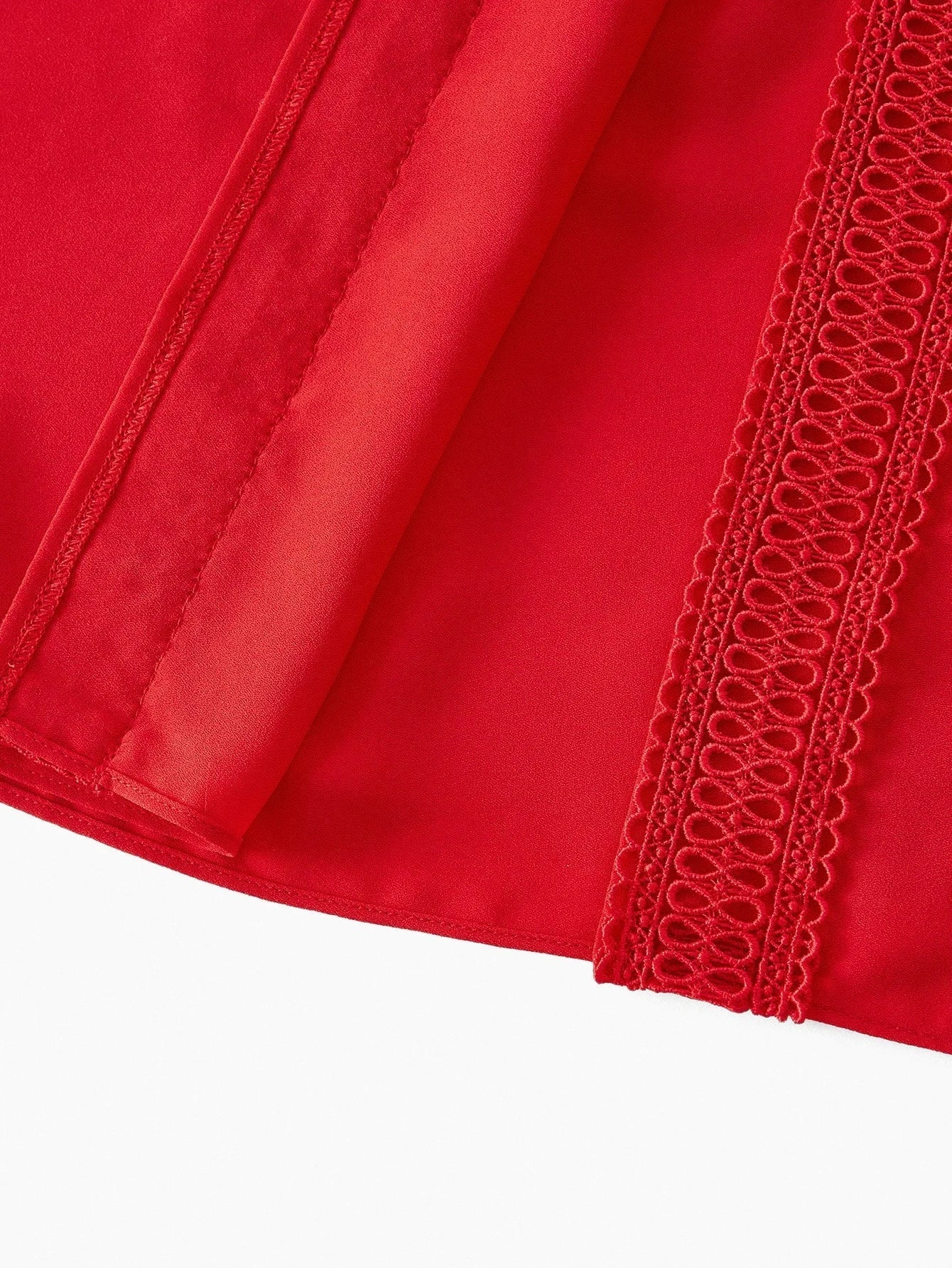 Soiréza CONTRAST GUIPURE LACE LANTERN SLEEVE DRESS