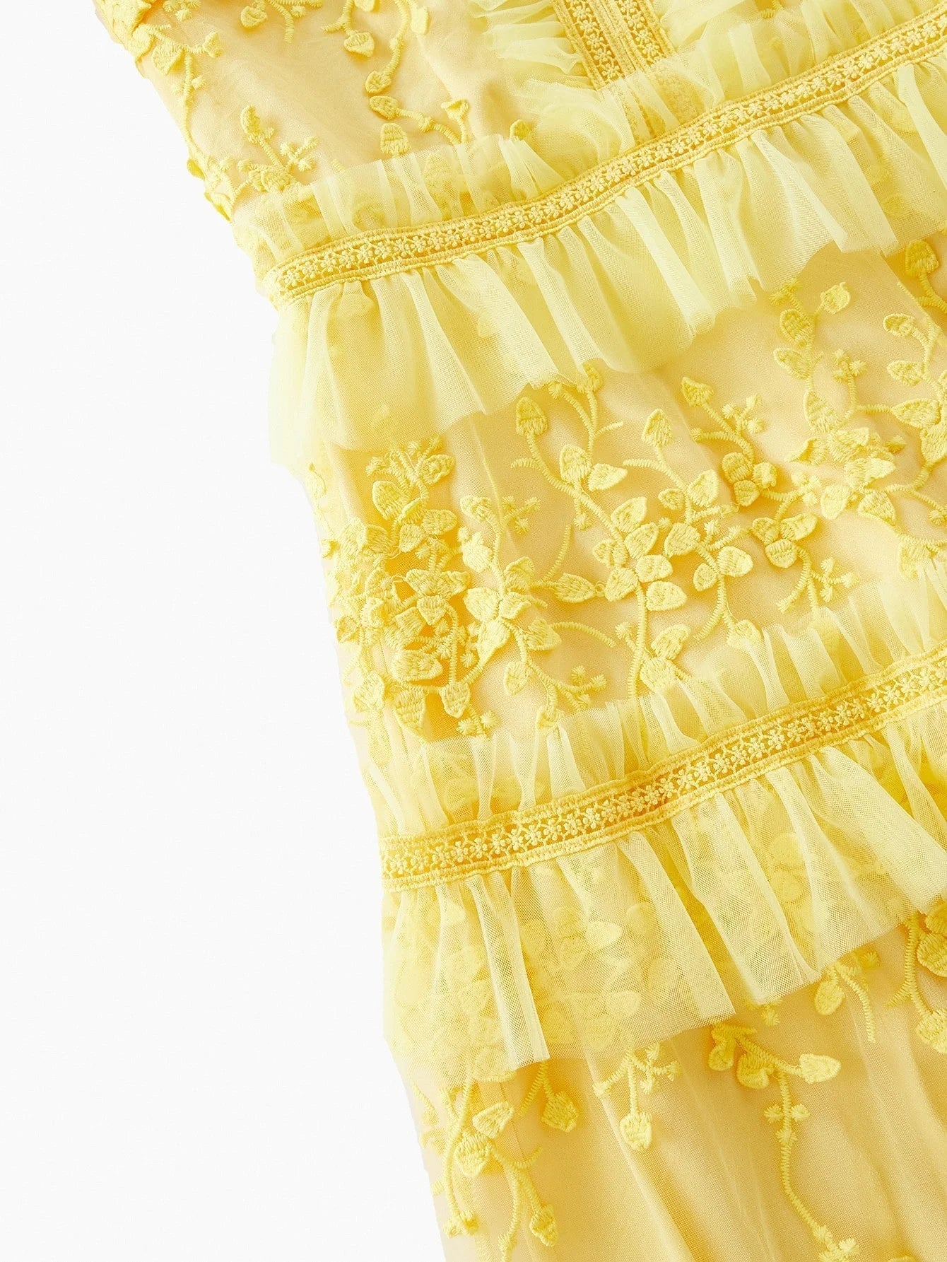 Soiréza CONTRAST LACE EMBROIDERED RUFFLE HEM DRESS