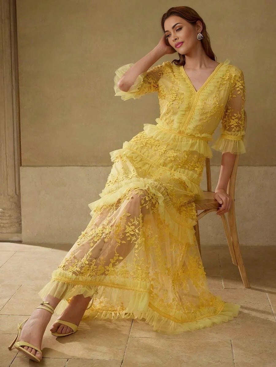 Soiréza CONTRAST LACE EMBROIDERED RUFFLE HEM DRESS