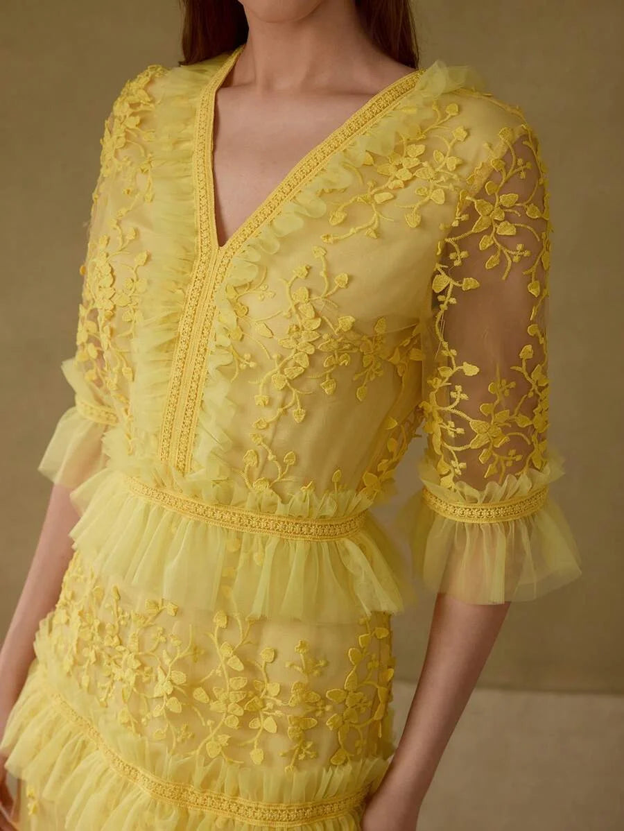 Soiréza CONTRAST LACE EMBROIDERED RUFFLE HEM DRESS