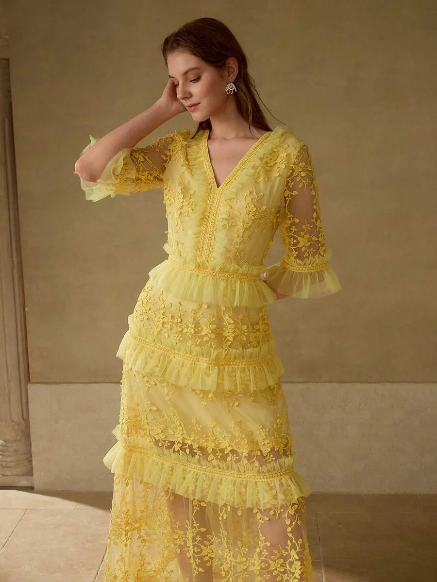 Soiréza CONTRAST LACE EMBROIDERED RUFFLE HEM DRESS