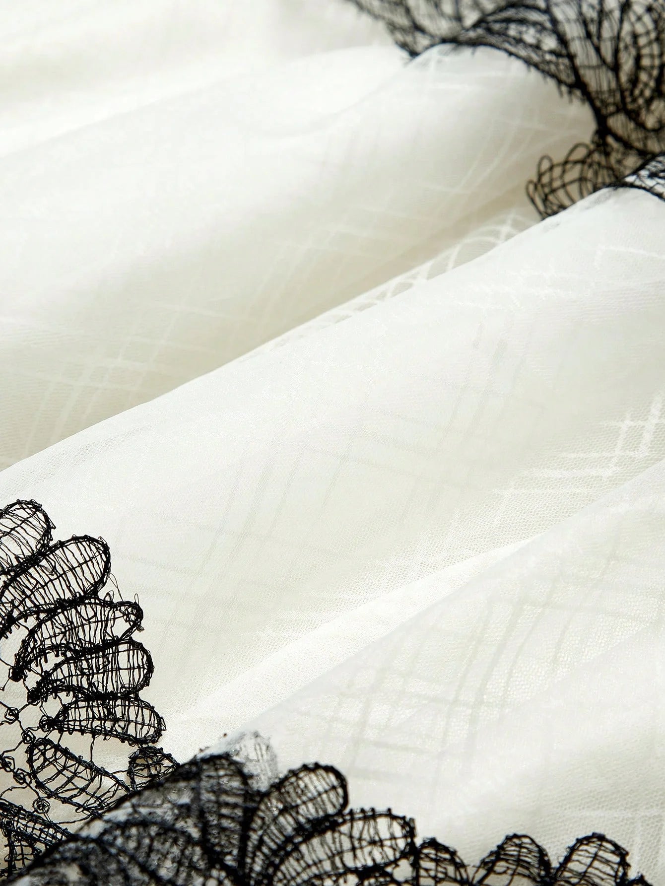 Soiréza CONTRAST LACE MESH TUBE DRESS