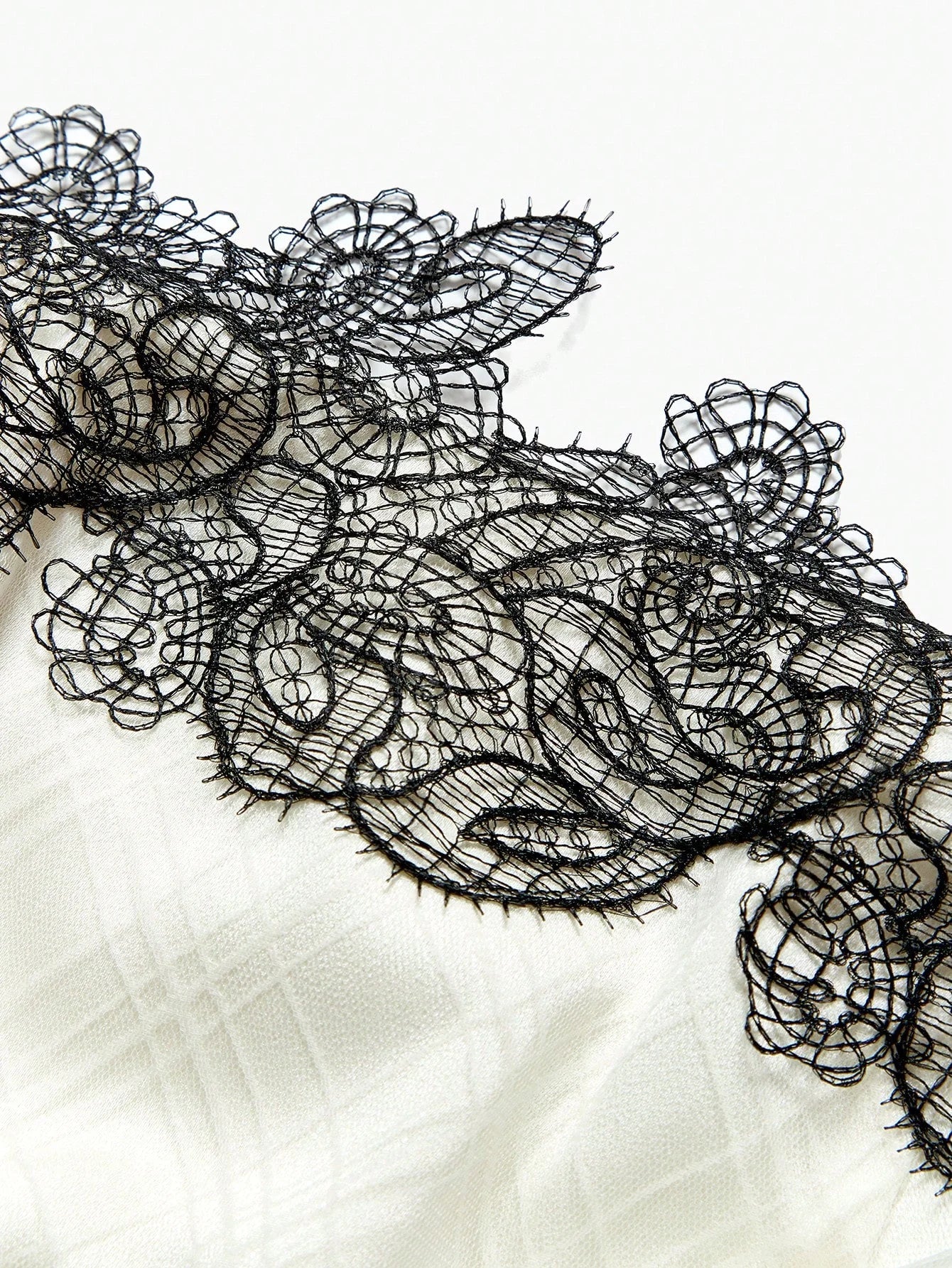 Soiréza CONTRAST LACE MESH TUBE DRESS