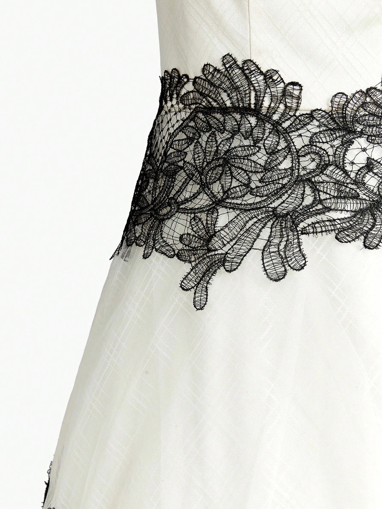 Soiréza CONTRAST LACE MESH TUBE DRESS