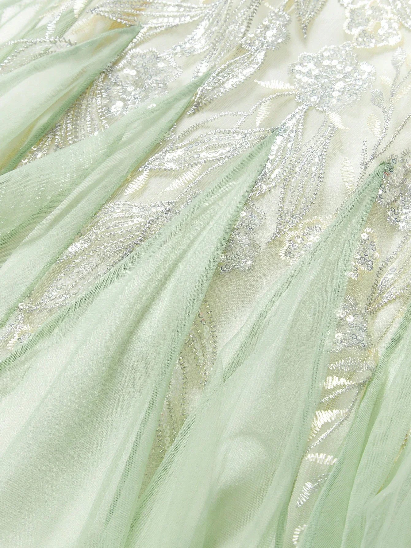 Soiréza CONTRAST MESH FLOWY COCKTAIL DRESS