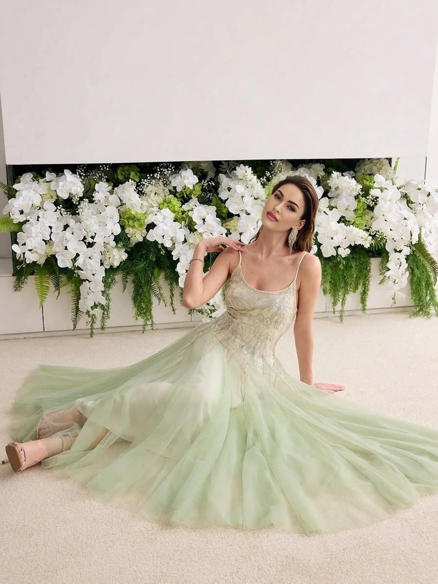 Soiréza CONTRAST MESH FLOWY COCKTAIL DRESS