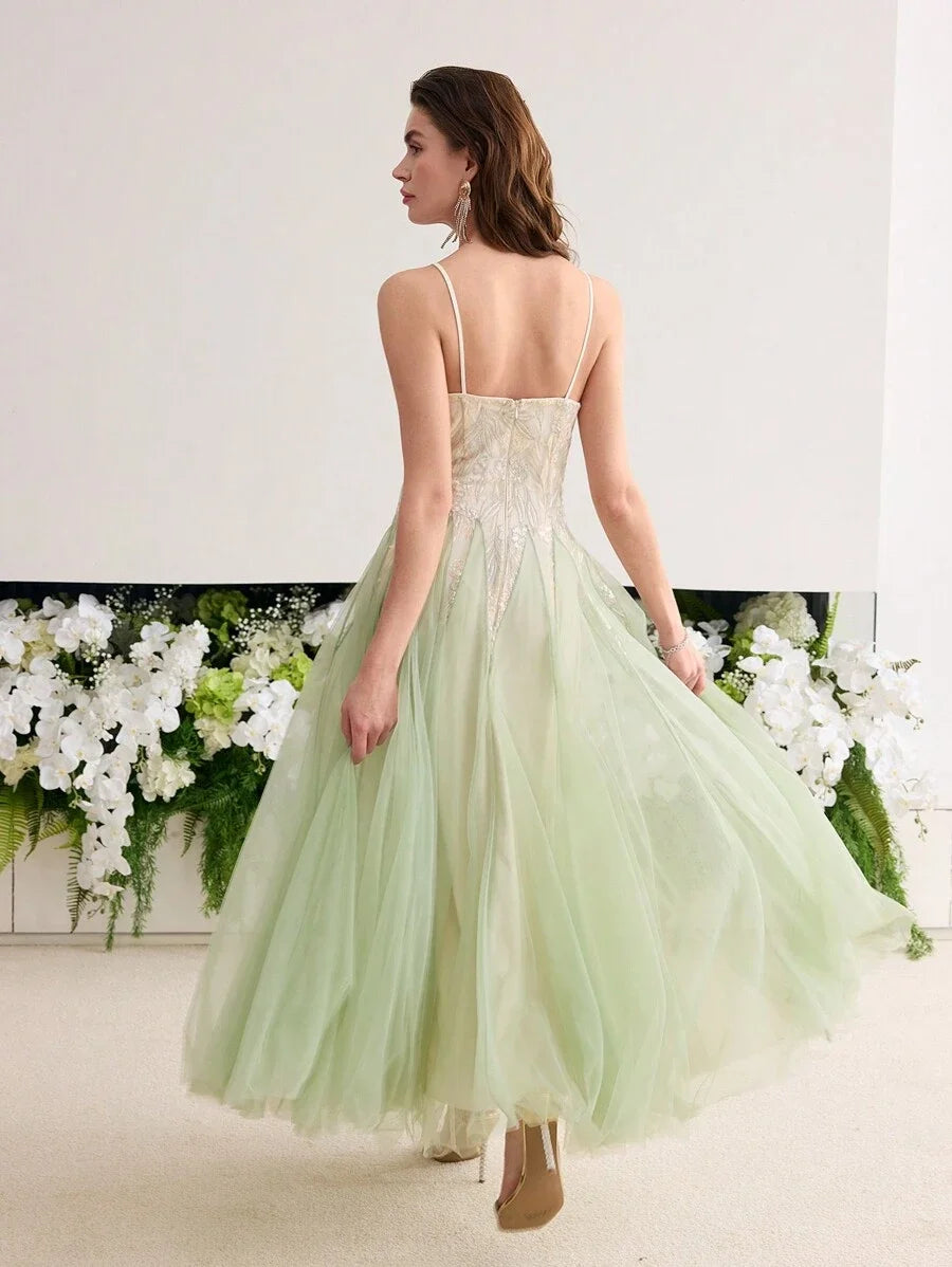 Soiréza CONTRAST MESH FLOWY COCKTAIL DRESS