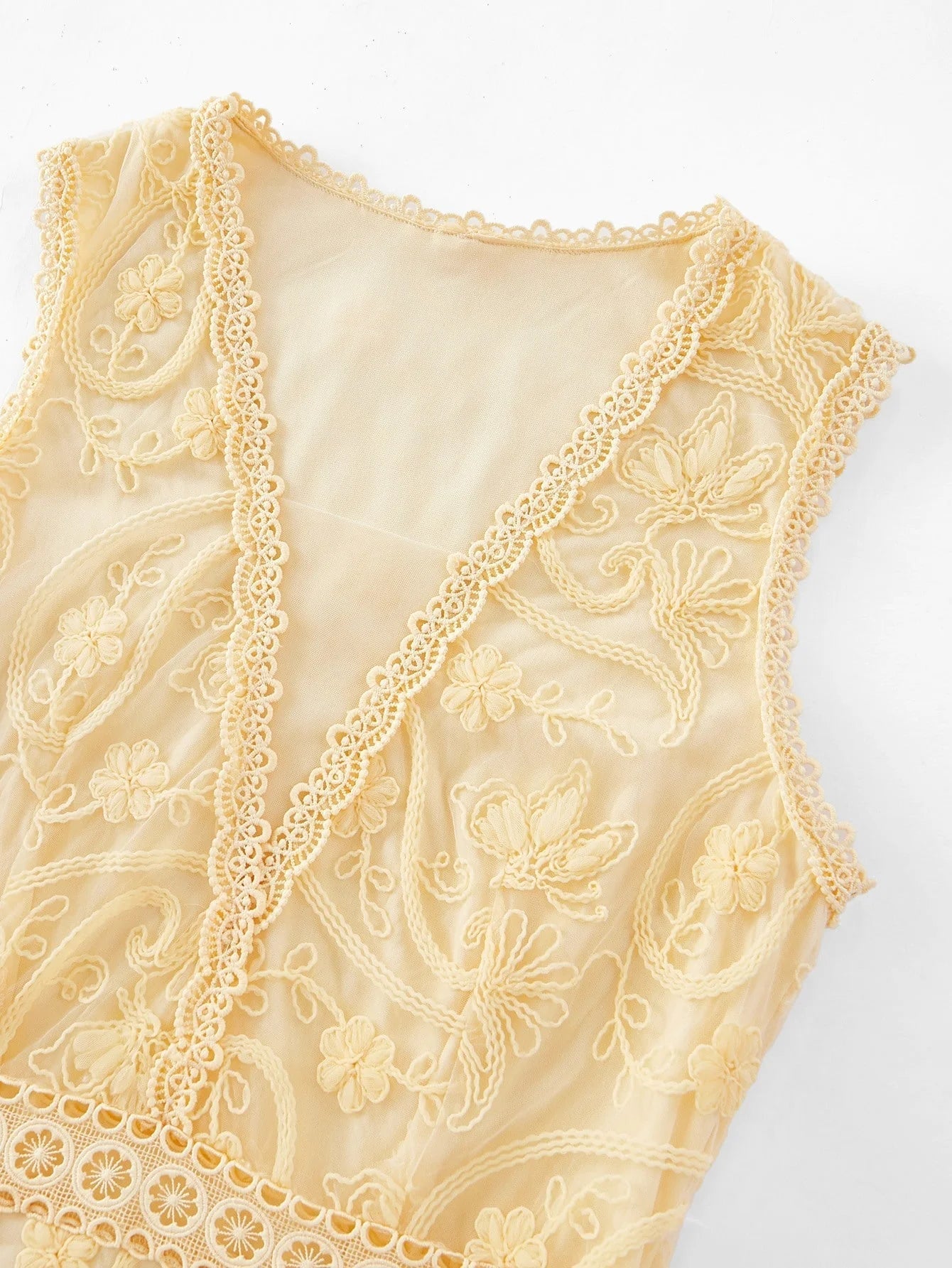 Soiréza CONTRAST MESH LACE LAYERED COCKTAIL DRESS