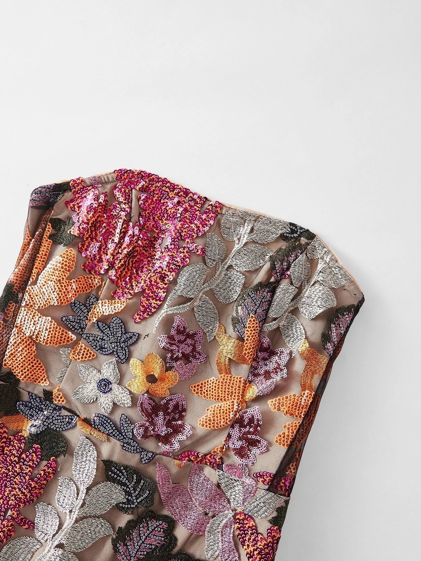 Soiréza CONTRAST SEQUIN EMBROIDERY COCKTAIL DRESS