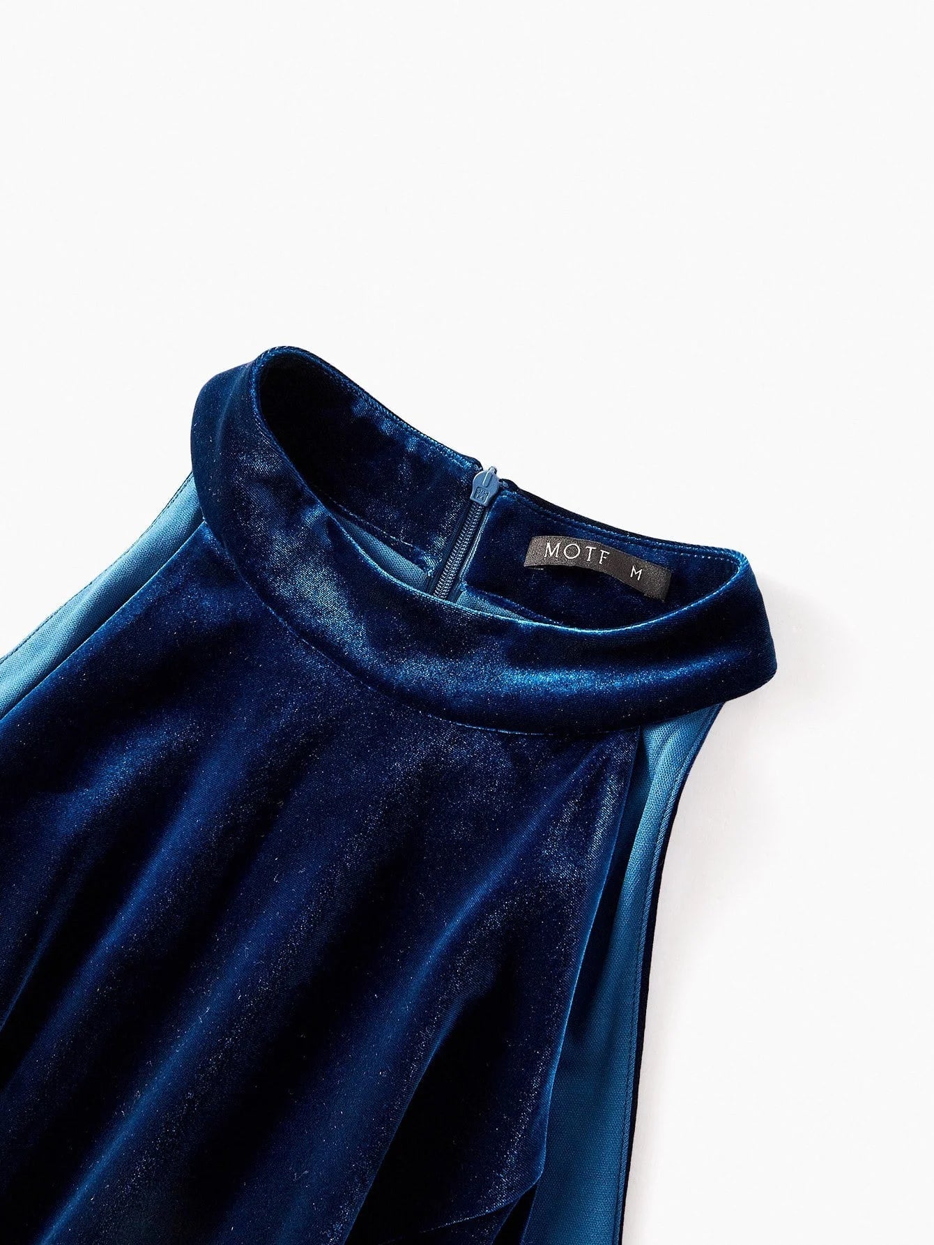 Soiréza EMBROIDERY VELVET HALTER NECK FISH TAIL FORMAL DRESS