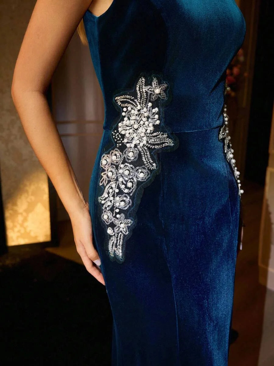 Soiréza EMBROIDERY VELVET HALTER NECK FISH TAIL FORMAL DRESS