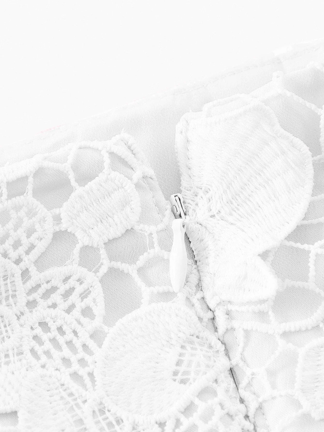 Soiréza GUIPURE LACE BOW SHOULDER COCKTAIL DRESS