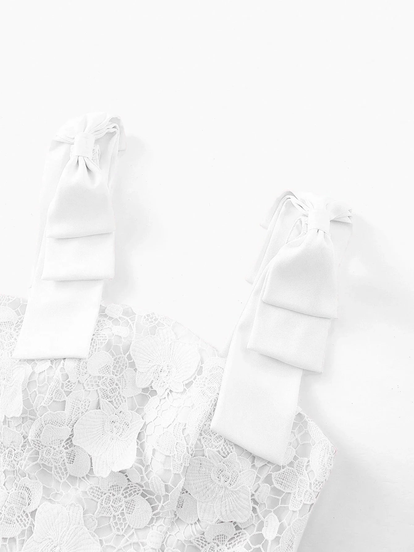 Soiréza GUIPURE LACE BOW SHOULDER COCKTAIL DRESS