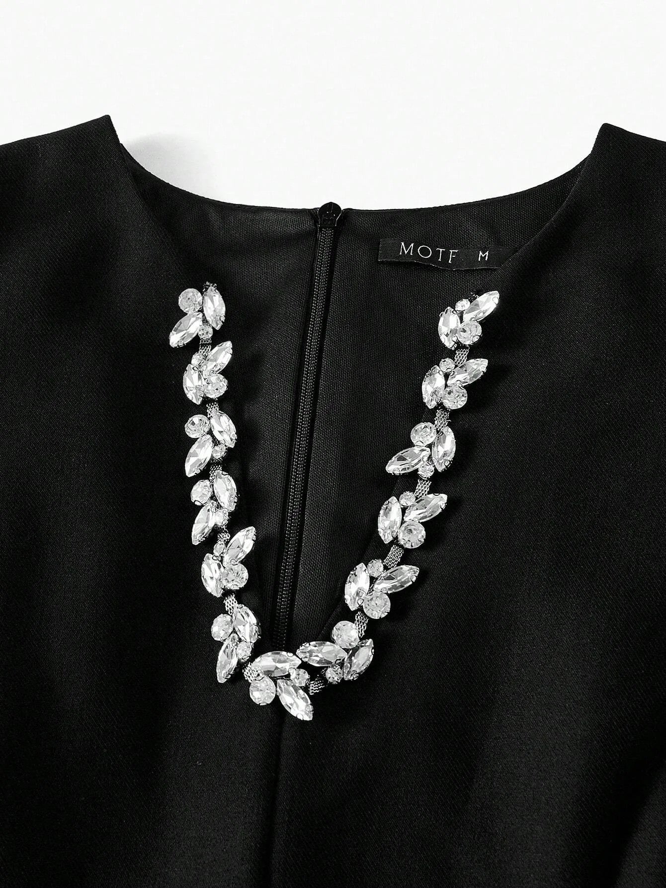 Soiréza NOTCH NECK RHINESTONE TRIM CONTRAST SEQUIN DETAIL MERMAID HEM DRESS