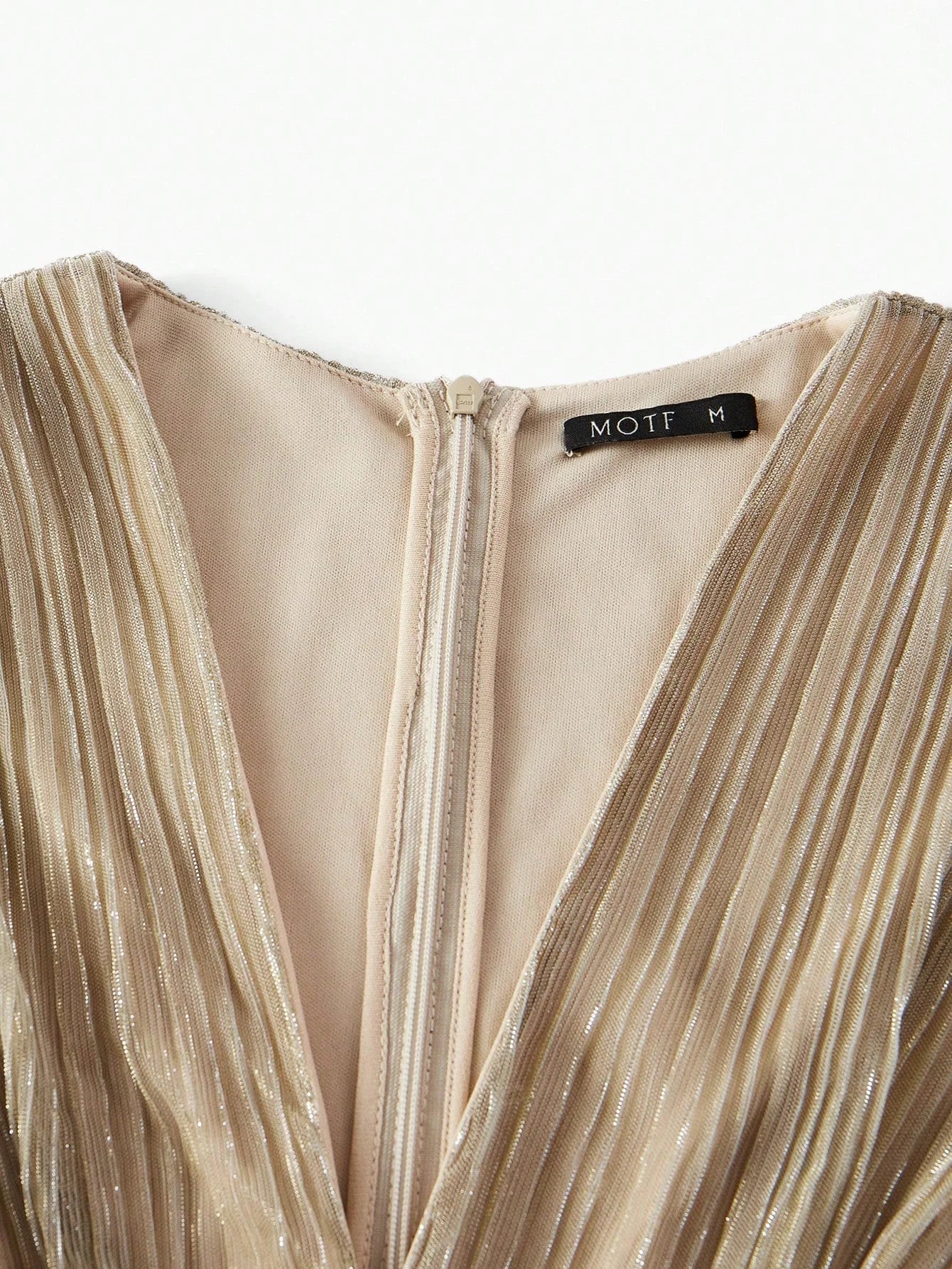 Soiréza SOLID VNECK FLARE SLEEVE TWIST WAIST LAYERED RUFFLE HEM PLISSE COCKTAIL DRESS