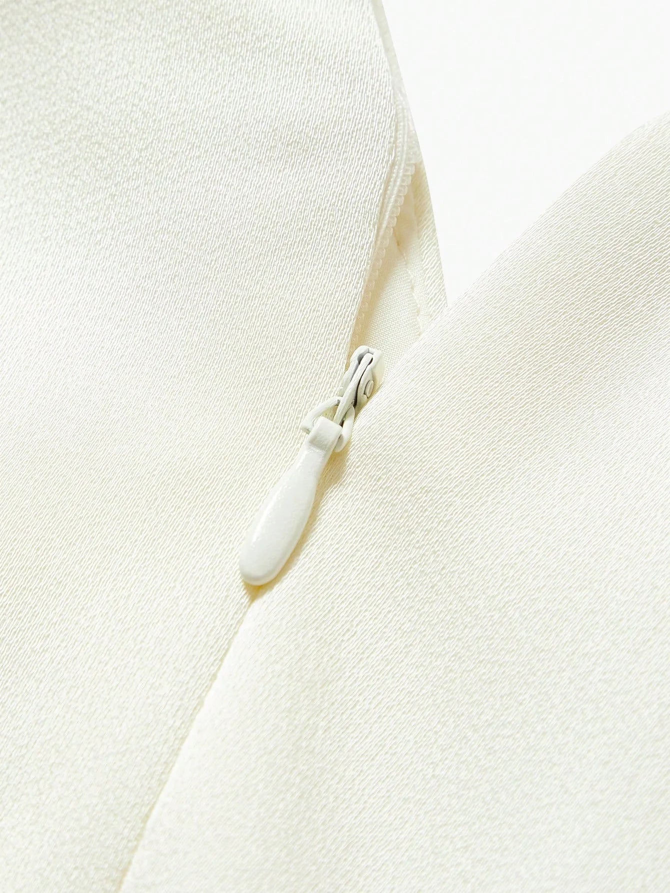 Soiréza STEREO FLORAL PLEATED COCKTAIL DRESS