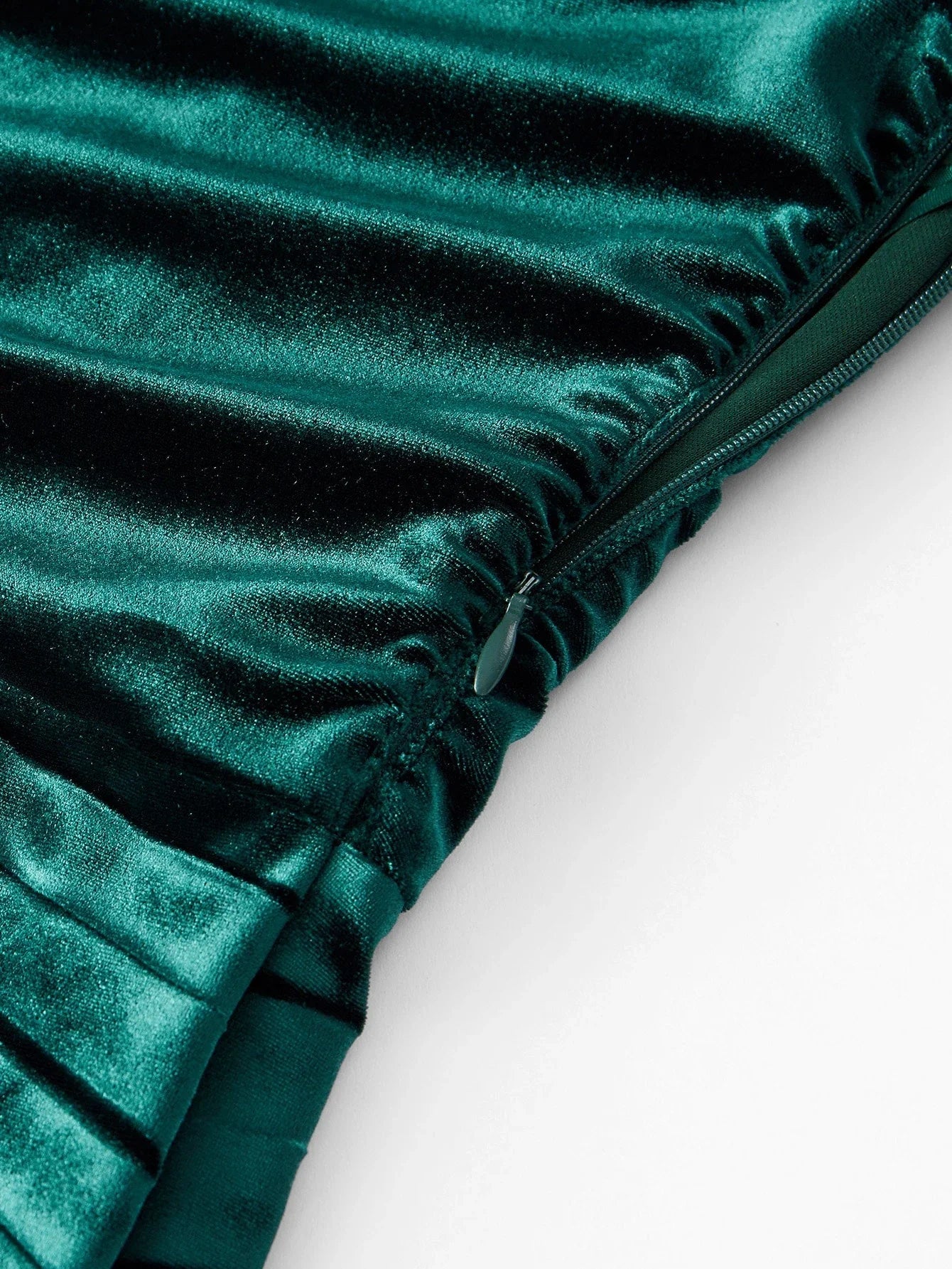 Soiréza VELVET BOW ONE SHOULDER RUCHED SIDE COCKTAIL DRESS WITH CHOKER