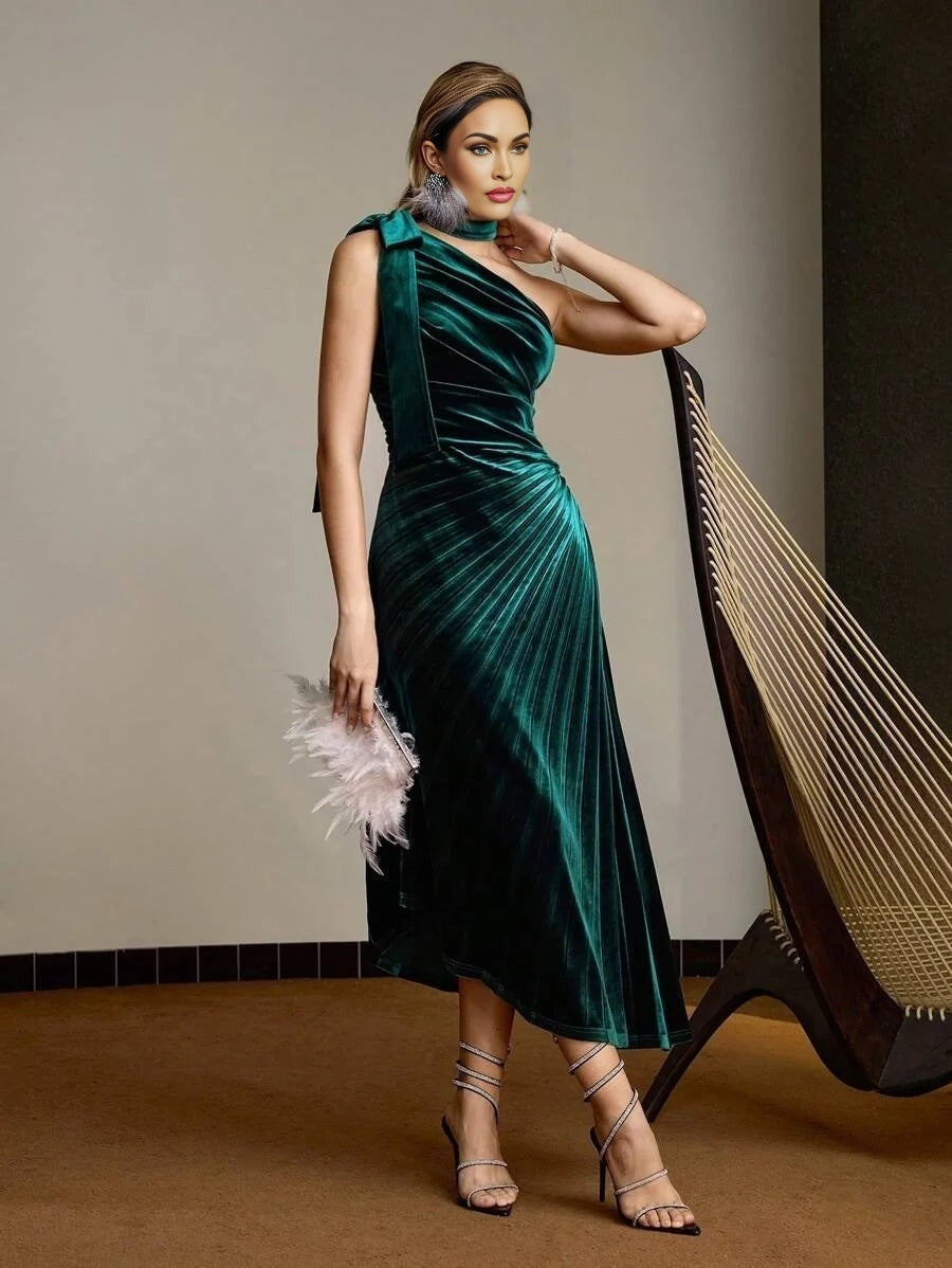 Soiréza VELVET BOW ONE SHOULDER RUCHED SIDE COCKTAIL DRESS WITH CHOKER