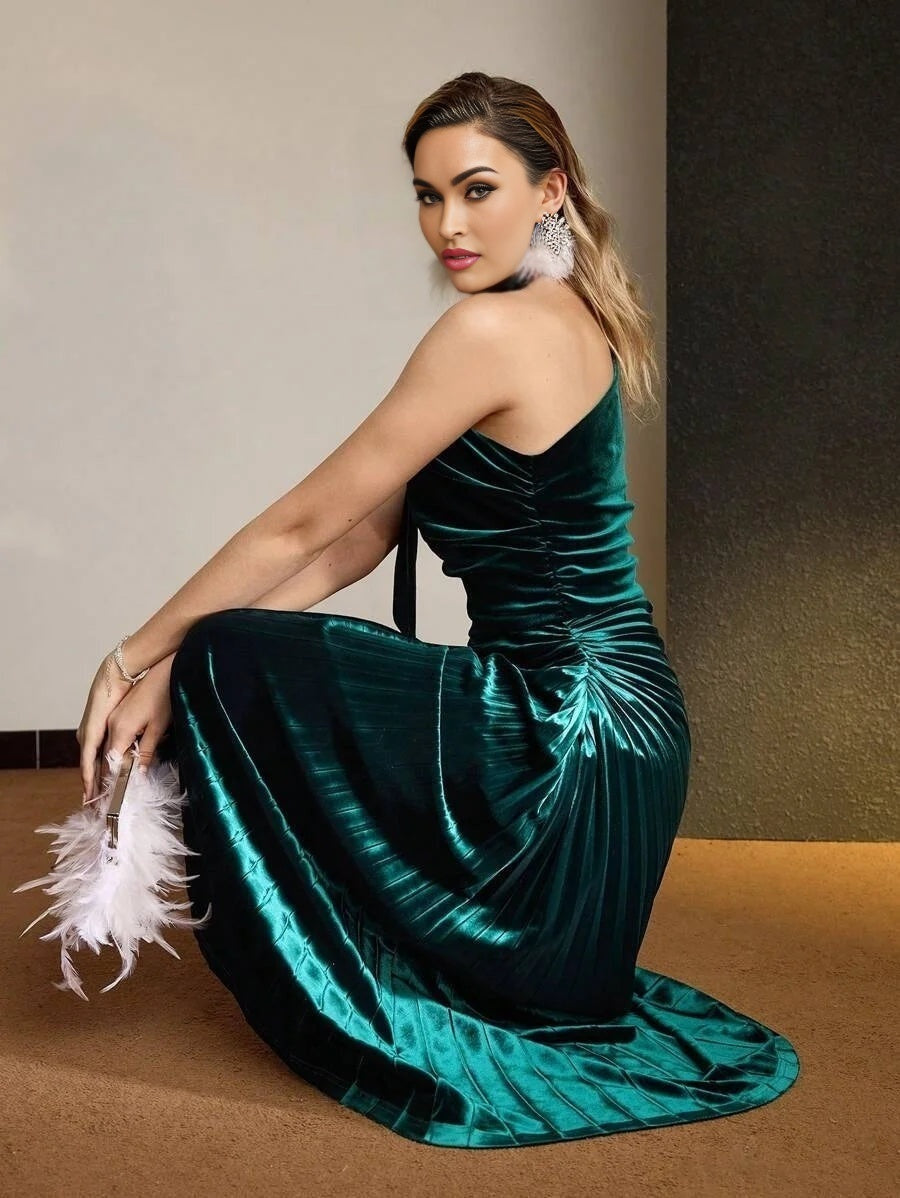 Soiréza VELVET BOW ONE SHOULDER RUCHED SIDE COCKTAIL DRESS WITH CHOKER