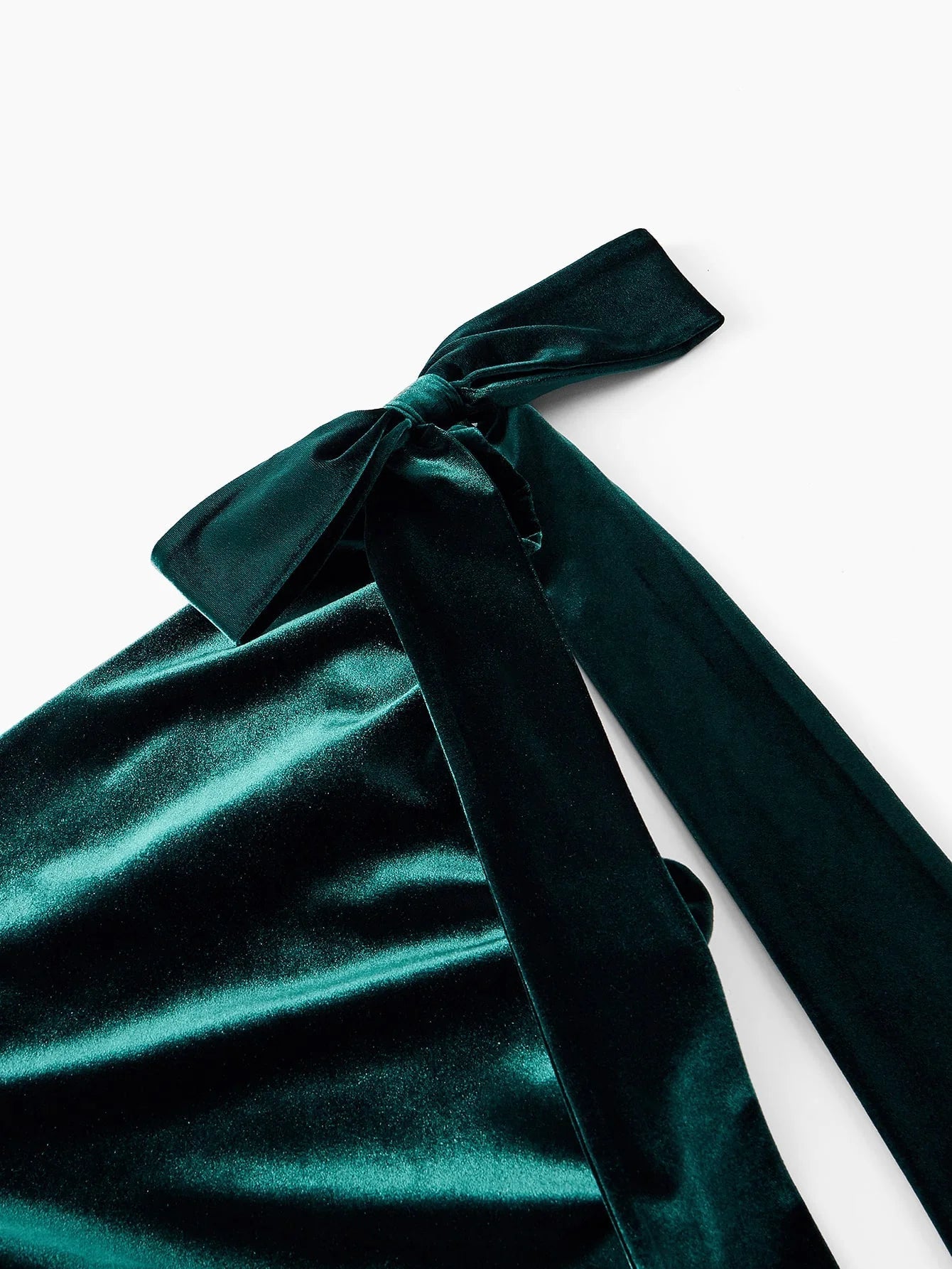 Soiréza VELVET BOW ONE SHOULDER RUCHED SIDE COCKTAIL DRESS WITH CHOKER