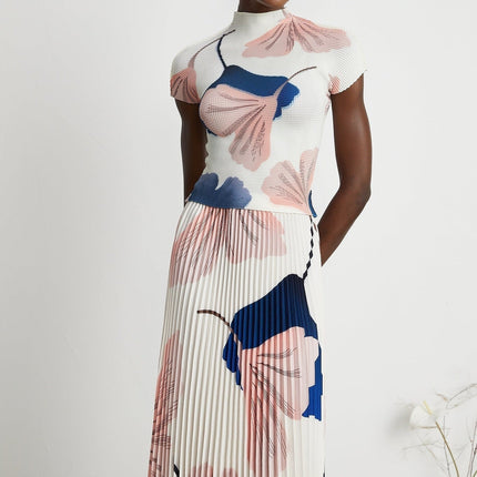 Tersilla White Pattern Knit Skirt Top Set