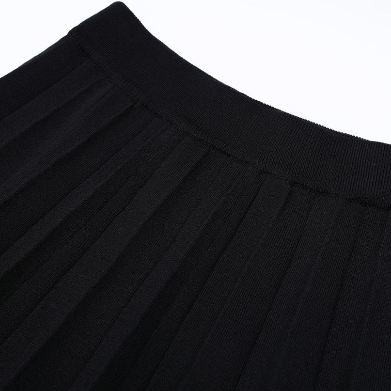 Van Hoef Black Contrast Collar Cardigan Top and Pleated Maxi Skirt Set