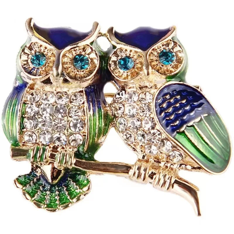 Van Hoef double owl rhinestone brooch in Green