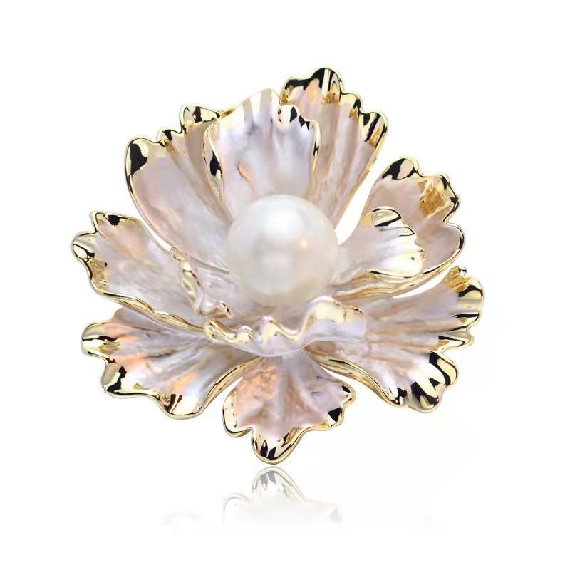 Van Hoef vintage-style brooch Gold Peony Flower Freshwater Pearl Brooch