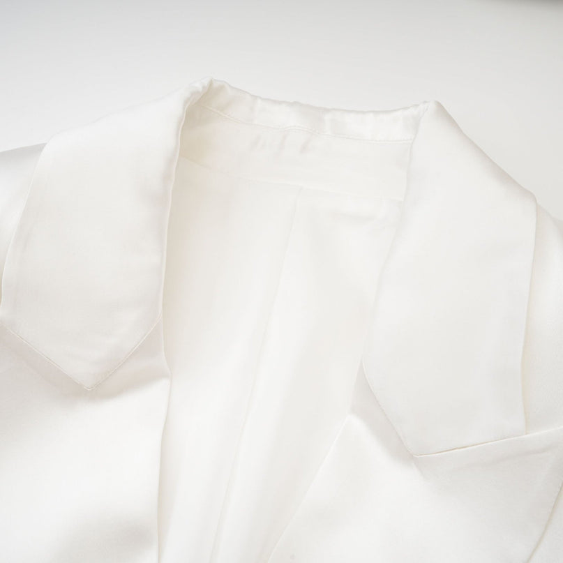 Vera White Silk Double-Breasted Blazer with Striking Shoulder Pads and Notched Lapels